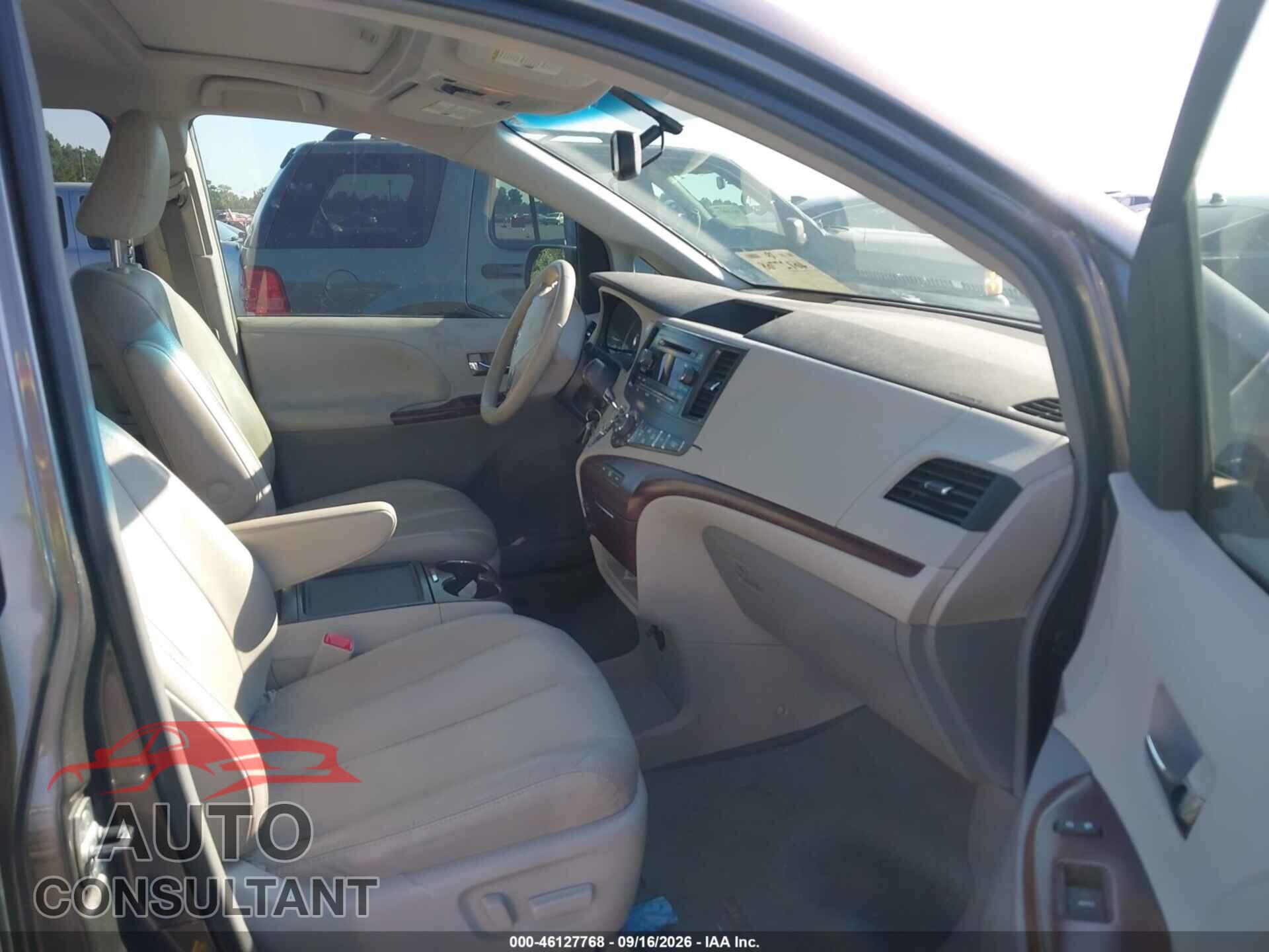 TOYOTA SIENNA 2013 - 5TDYK3DC8DS298867