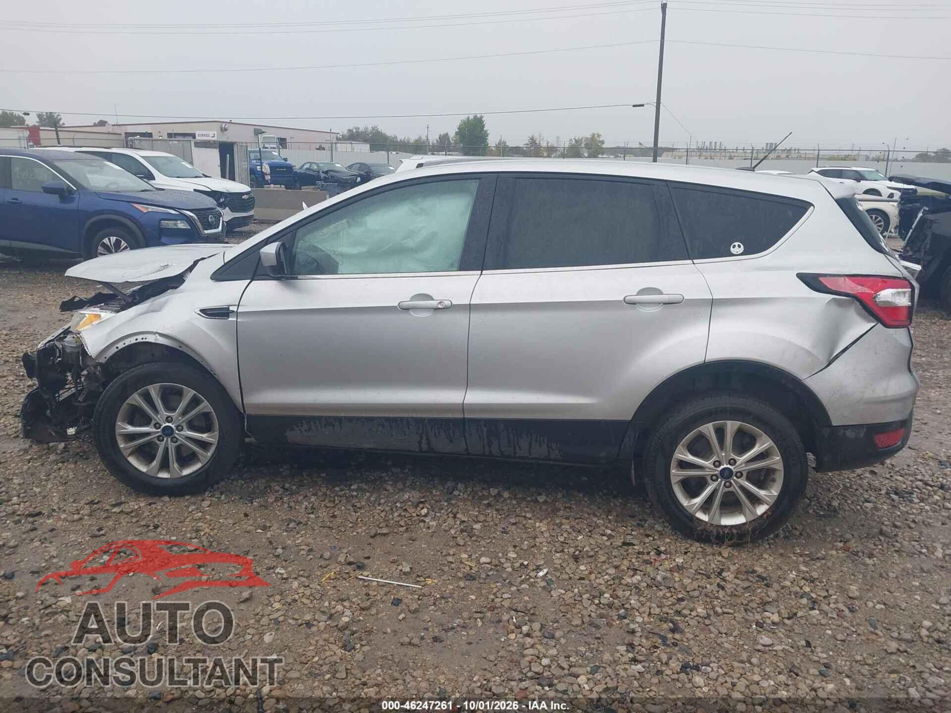 FORD ESCAPE 2017 - 1FMCU9G98HUD44248