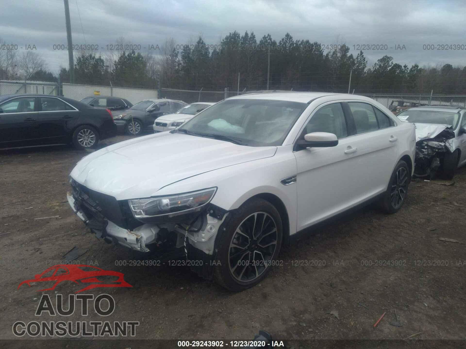 FORD TAURUS 2018 - 1FAHP2E83JG137702