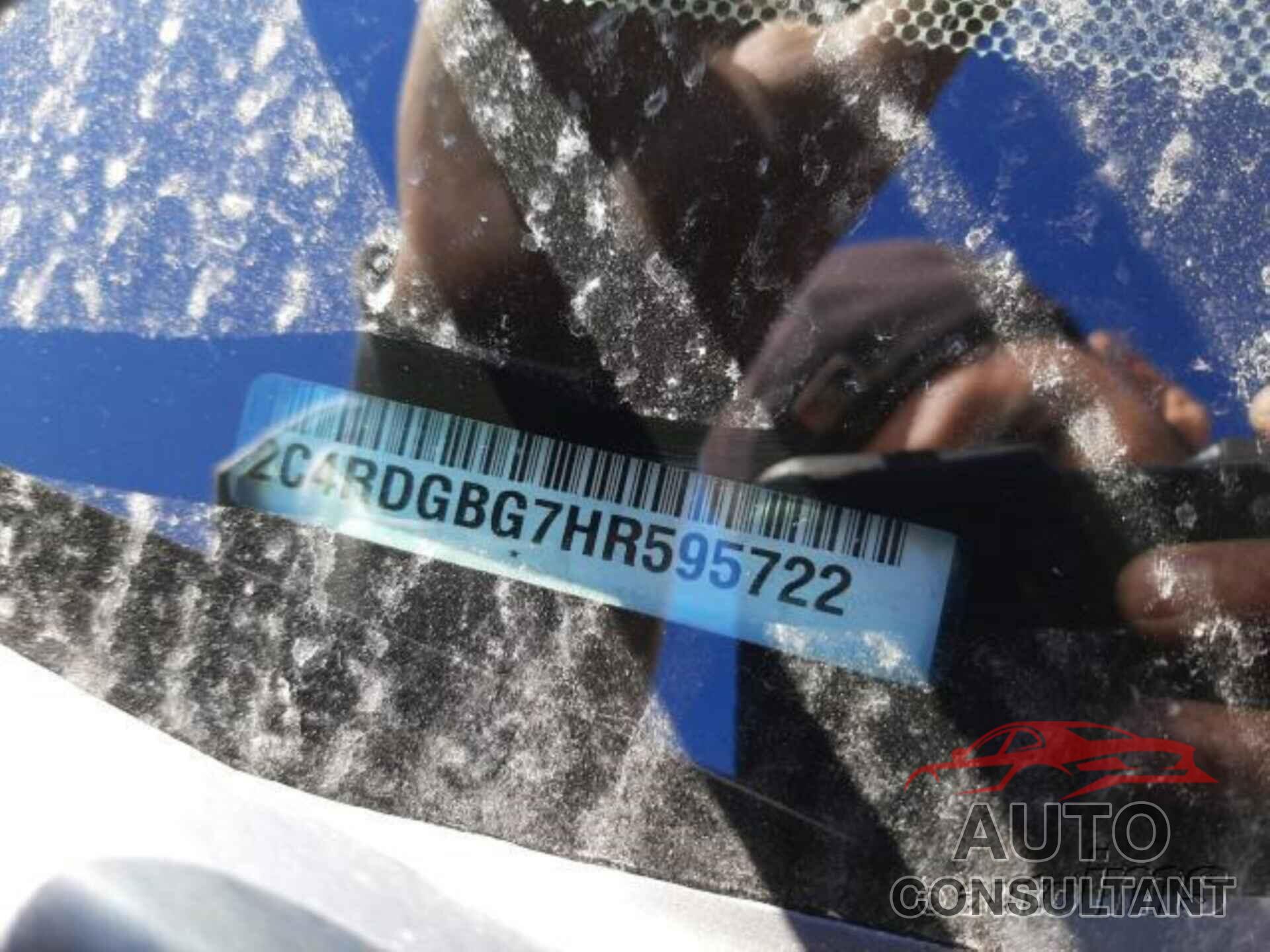 DODGE GRAND CARAVAN 2017 - 2C4RDGBG7HR595722