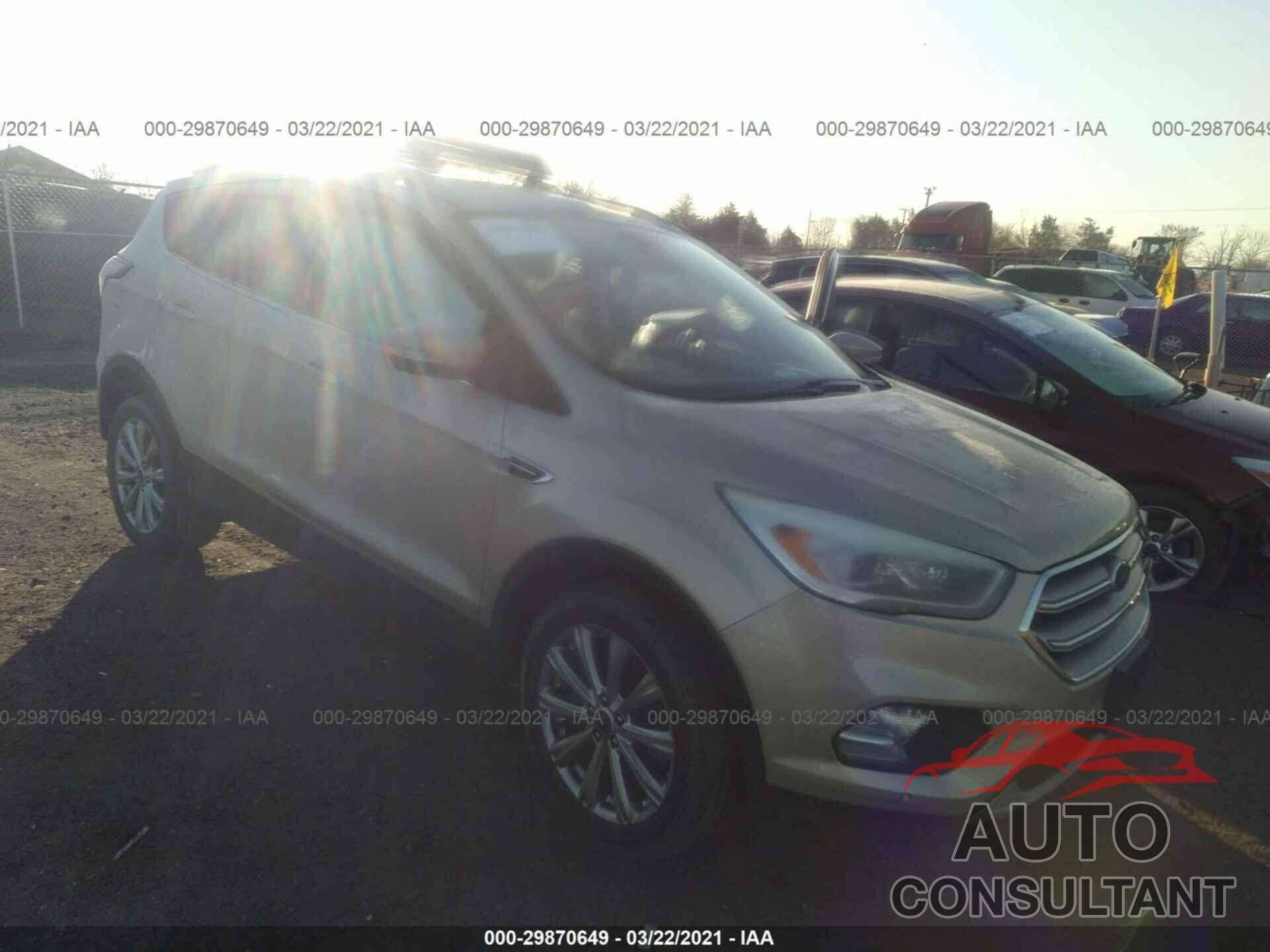 FORD ESCAPE 2017 - 1FMCU9J9XHUB94006