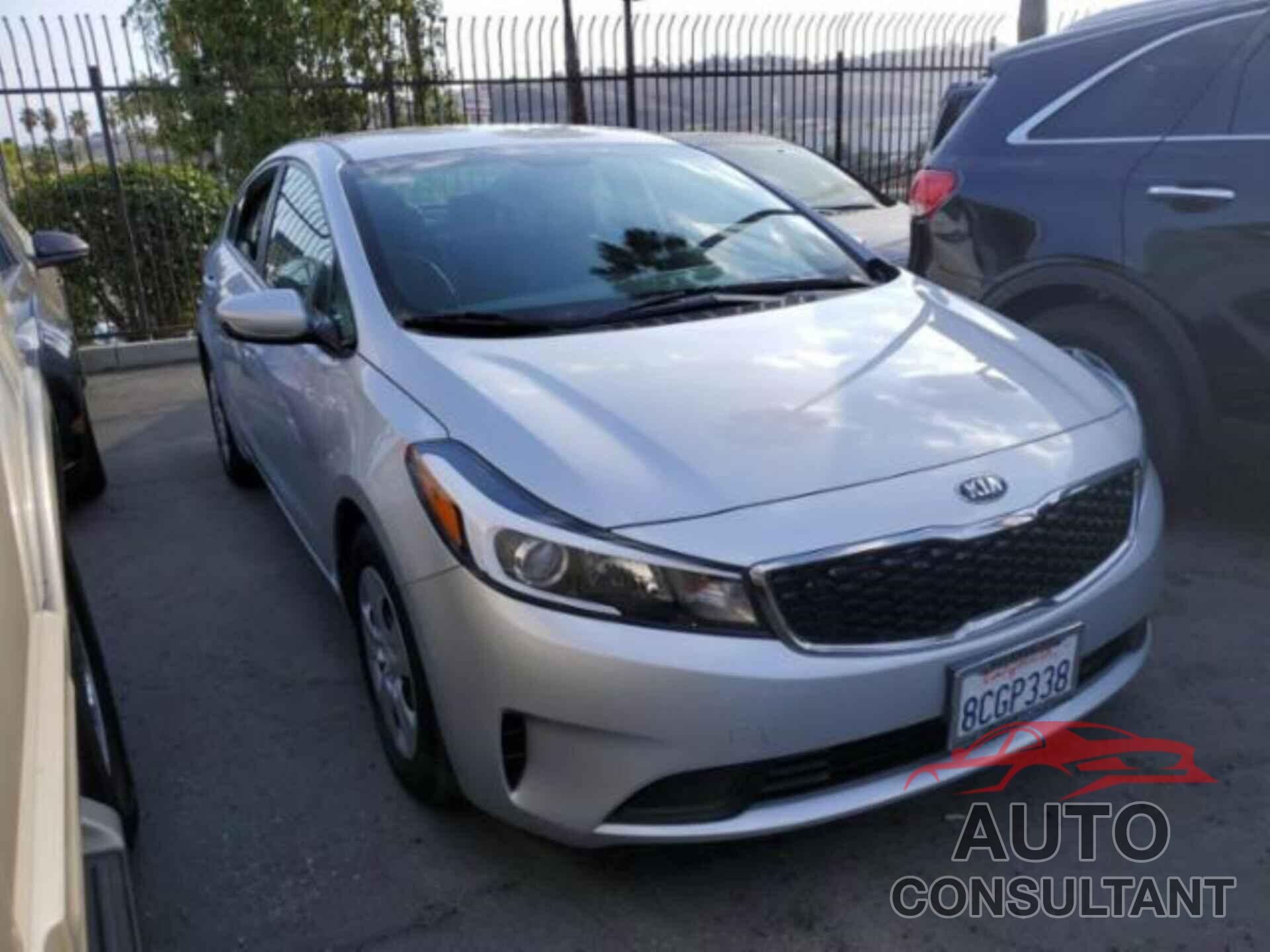 KIA FORTE 2018 - 3KPFL4A70JE195417