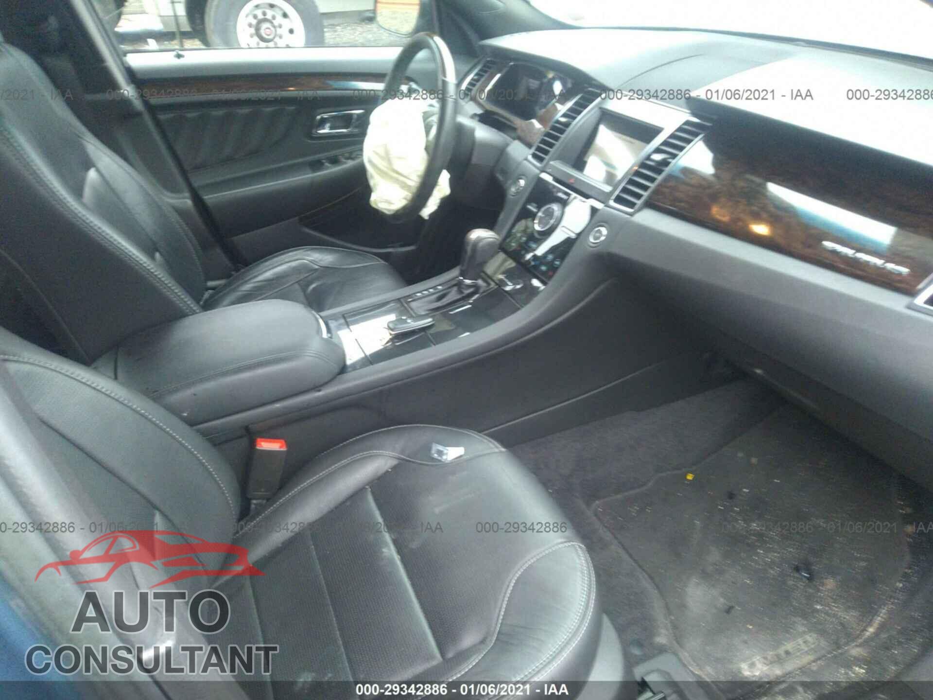 FORD TAURUS 2018 - 1FAHP2F86JG102277