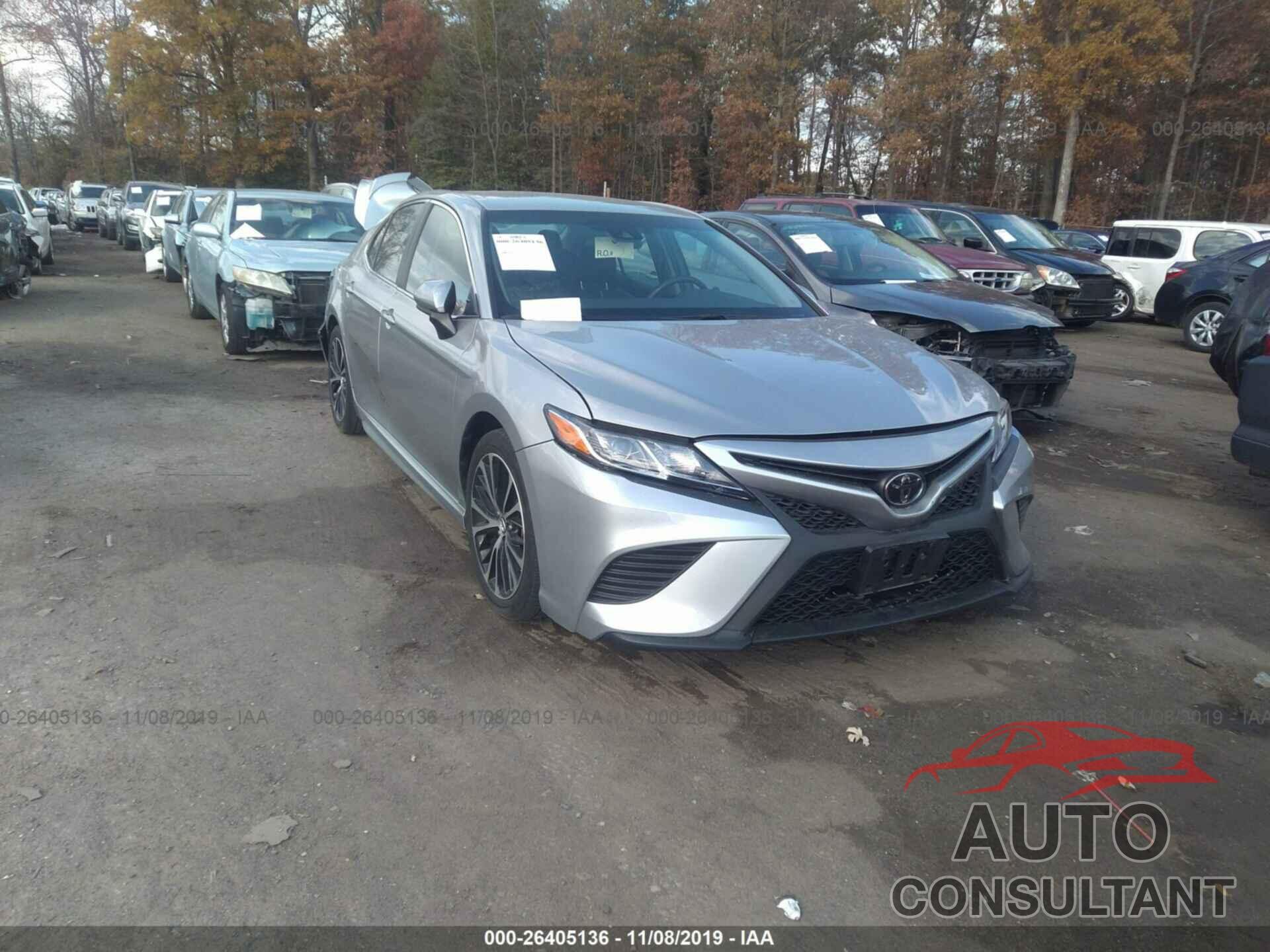 TOYOTA CAMRY 2018 - 4T1B11HK8JU520700