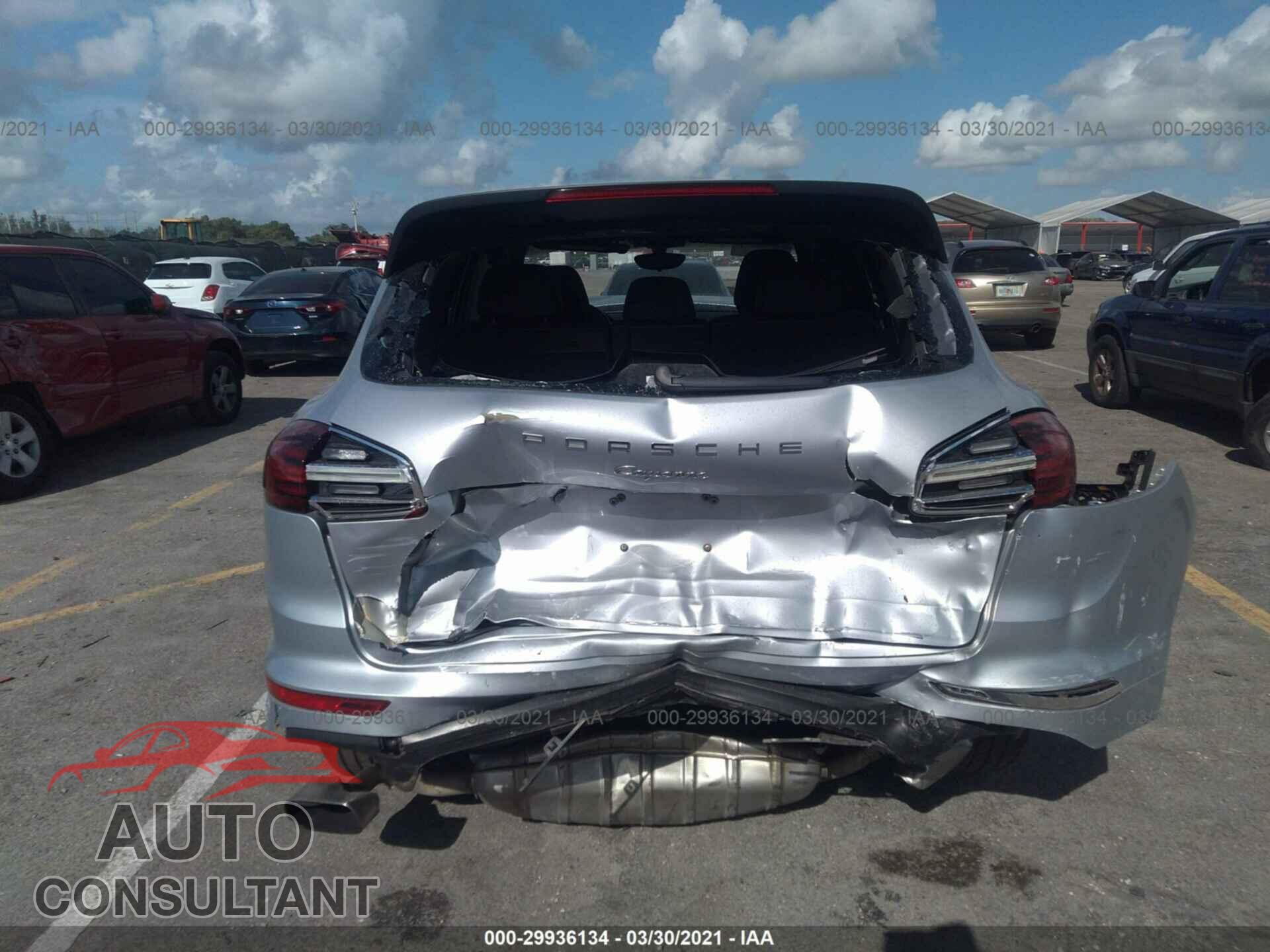 PORSCHE CAYENNE 2016 - WP1AA2A28GLA04351