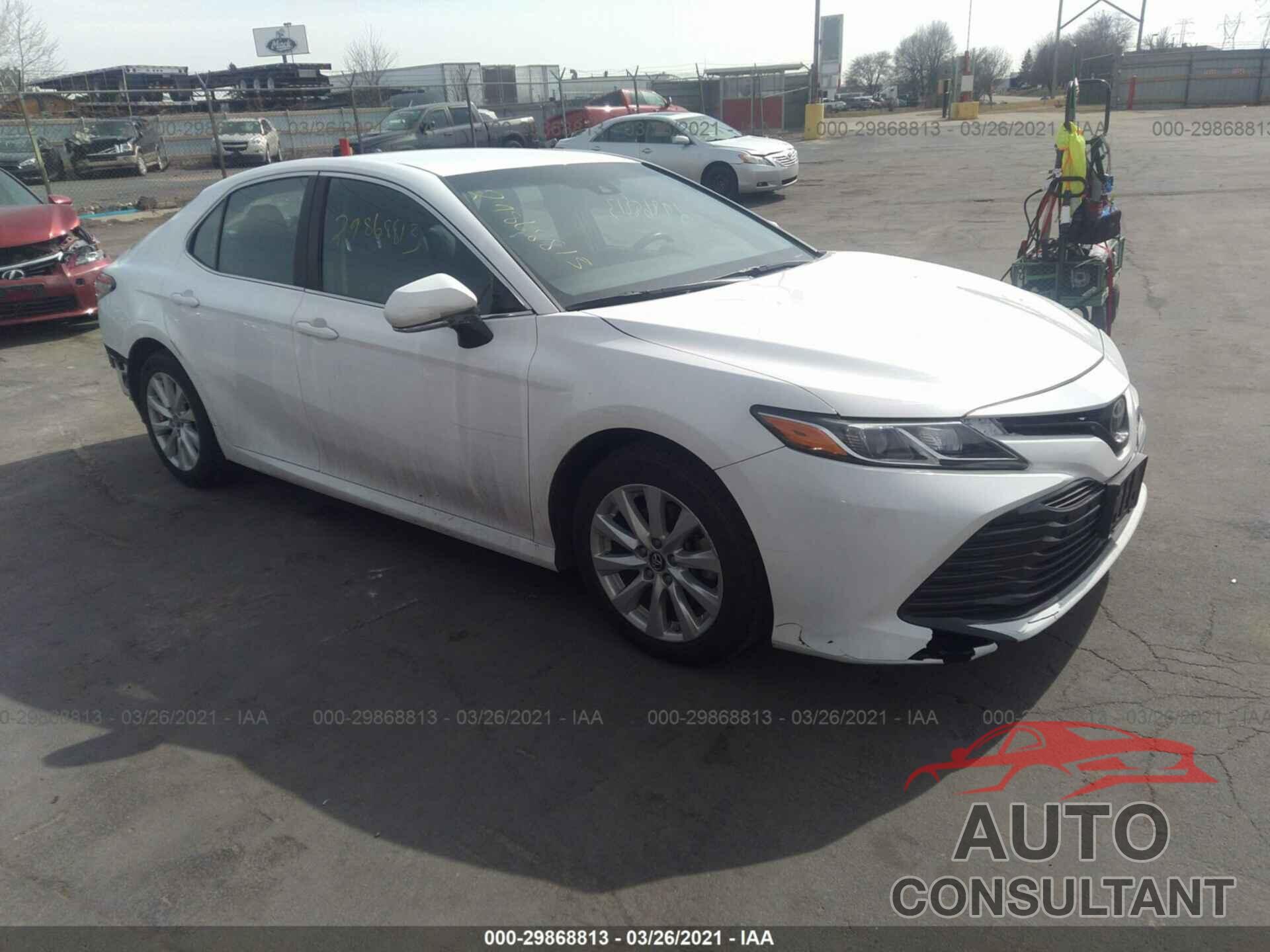 TOYOTA CAMRY 2018 - 4T1B11HK9JU544892