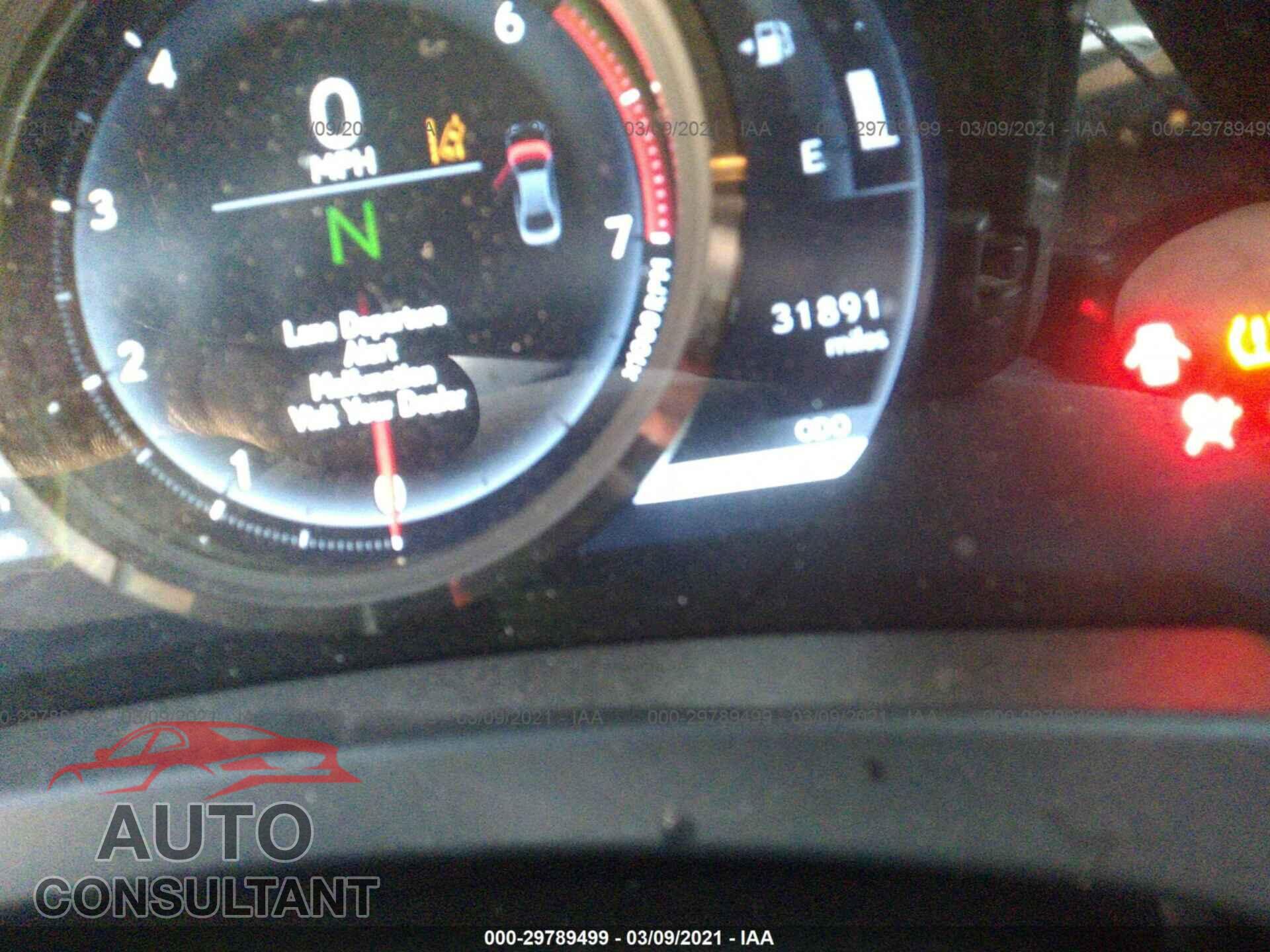 LEXUS IS 2017 - JTHBA1D28H5041044