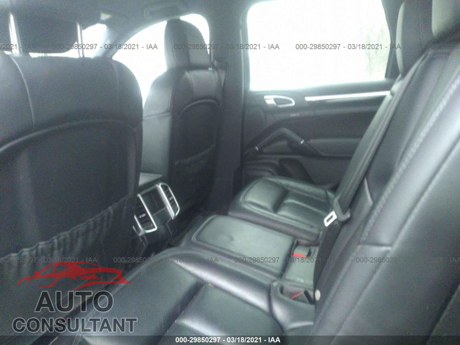 PORSCHE CAYENNE 2017 - WP1AA2A27HKA80196