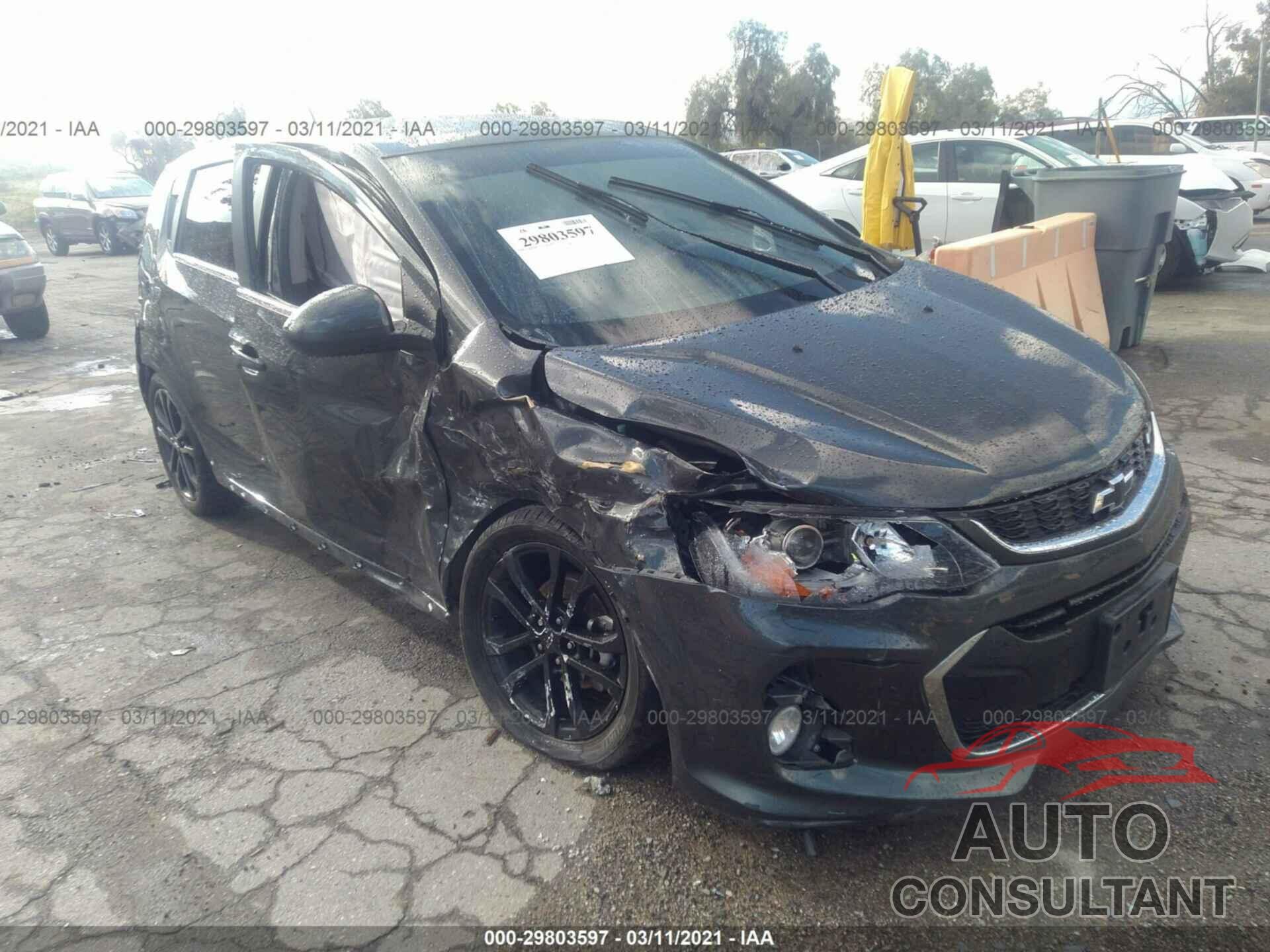 CHEVROLET SONIC 2018 - 1G1JD6SB8J4118164
