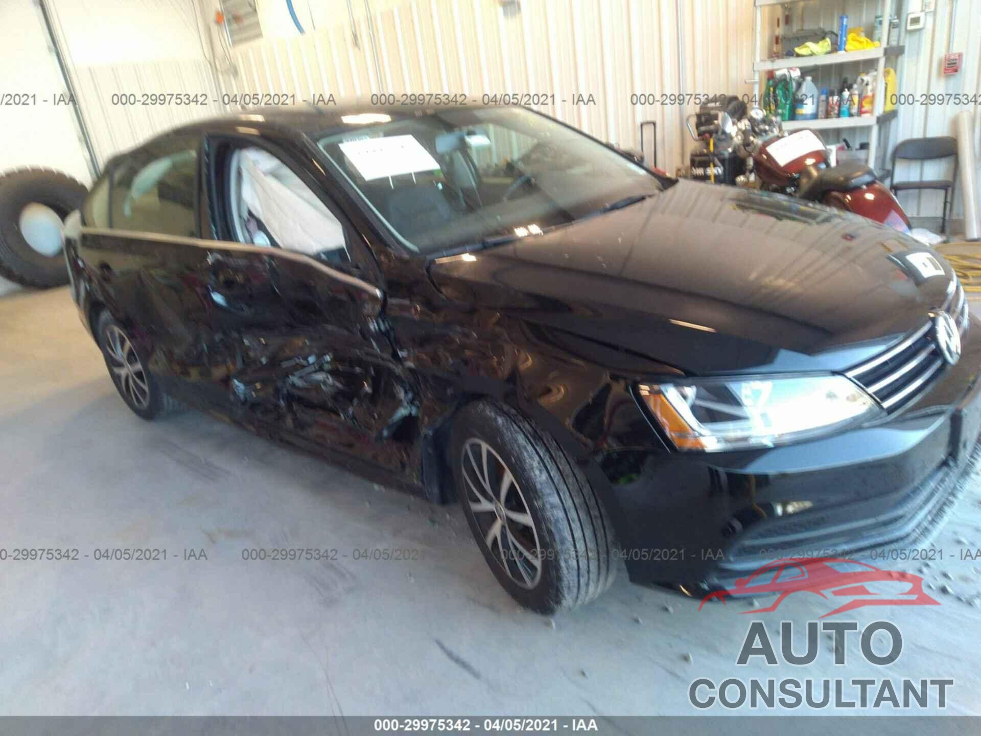 VOLKSWAGEN JETTA 2017 - 3VWDB7AJXHM276865