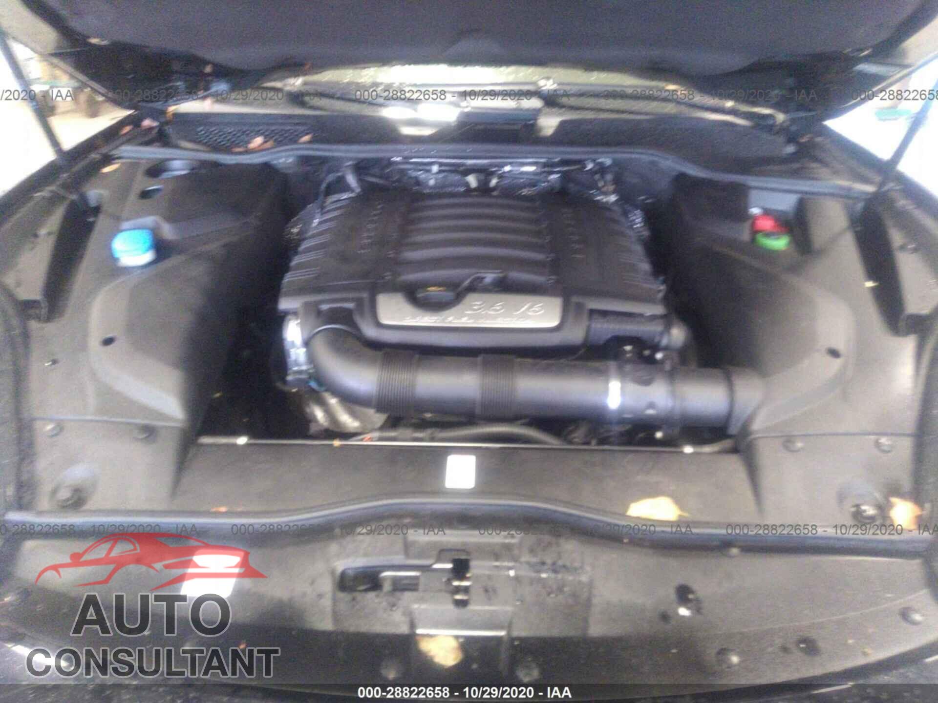 PORSCHE CAYENNE 2017 - WP1AA2A29HKA85612