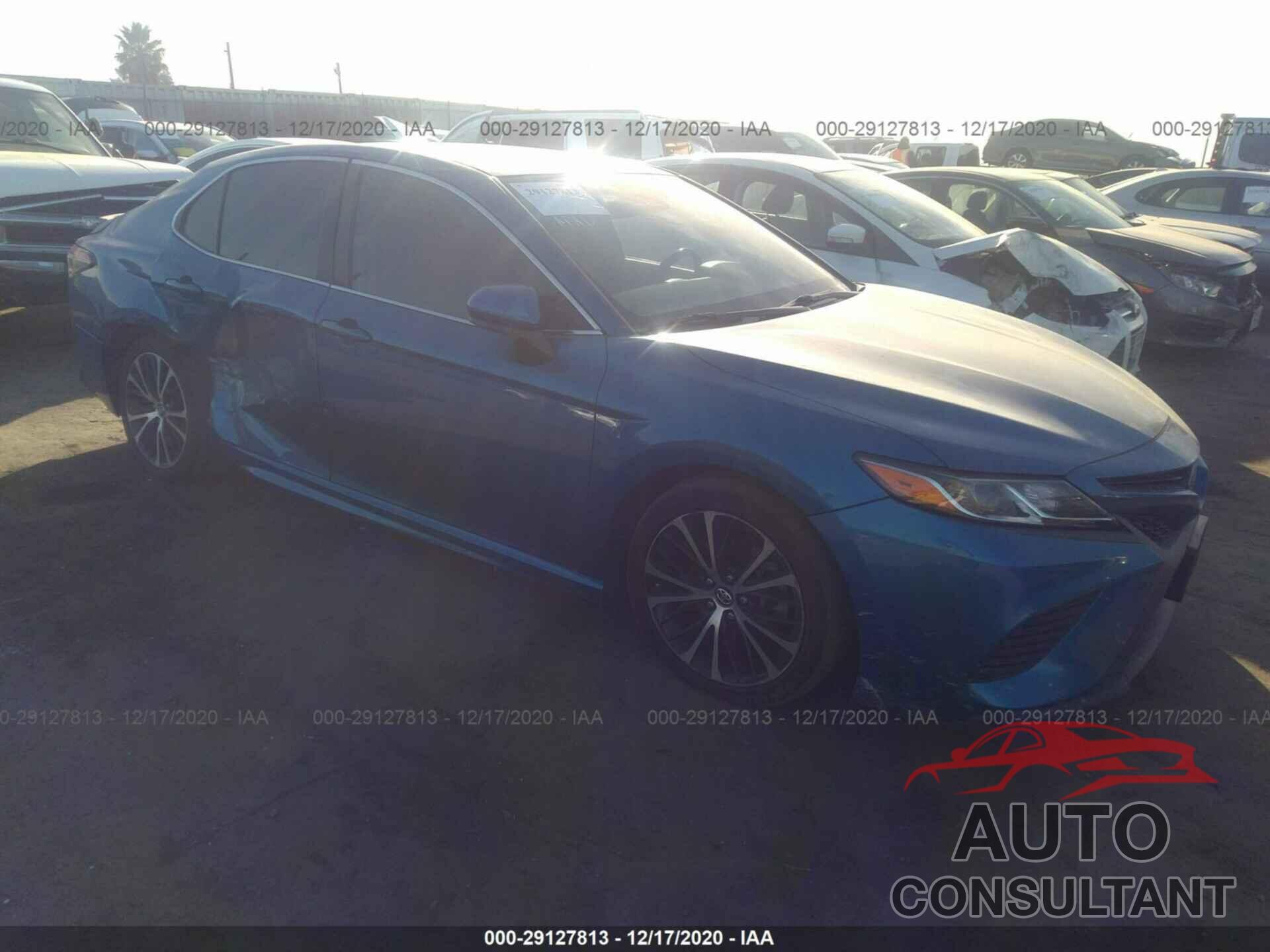 TOYOTA CAMRY 2018 - 4T1B11HK9JU006421