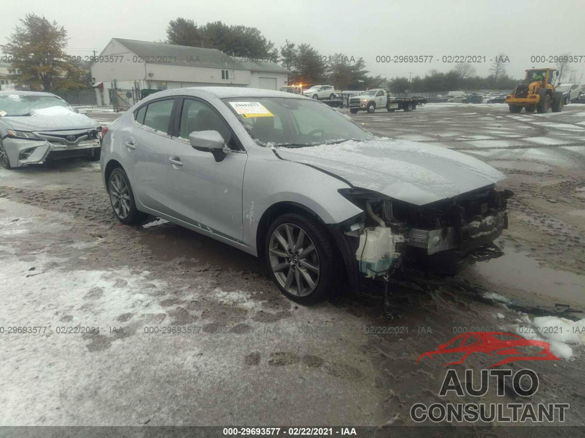 MAZDA MAZDA3 4-DOOR 2018 - 3MZBN1V30JM199842