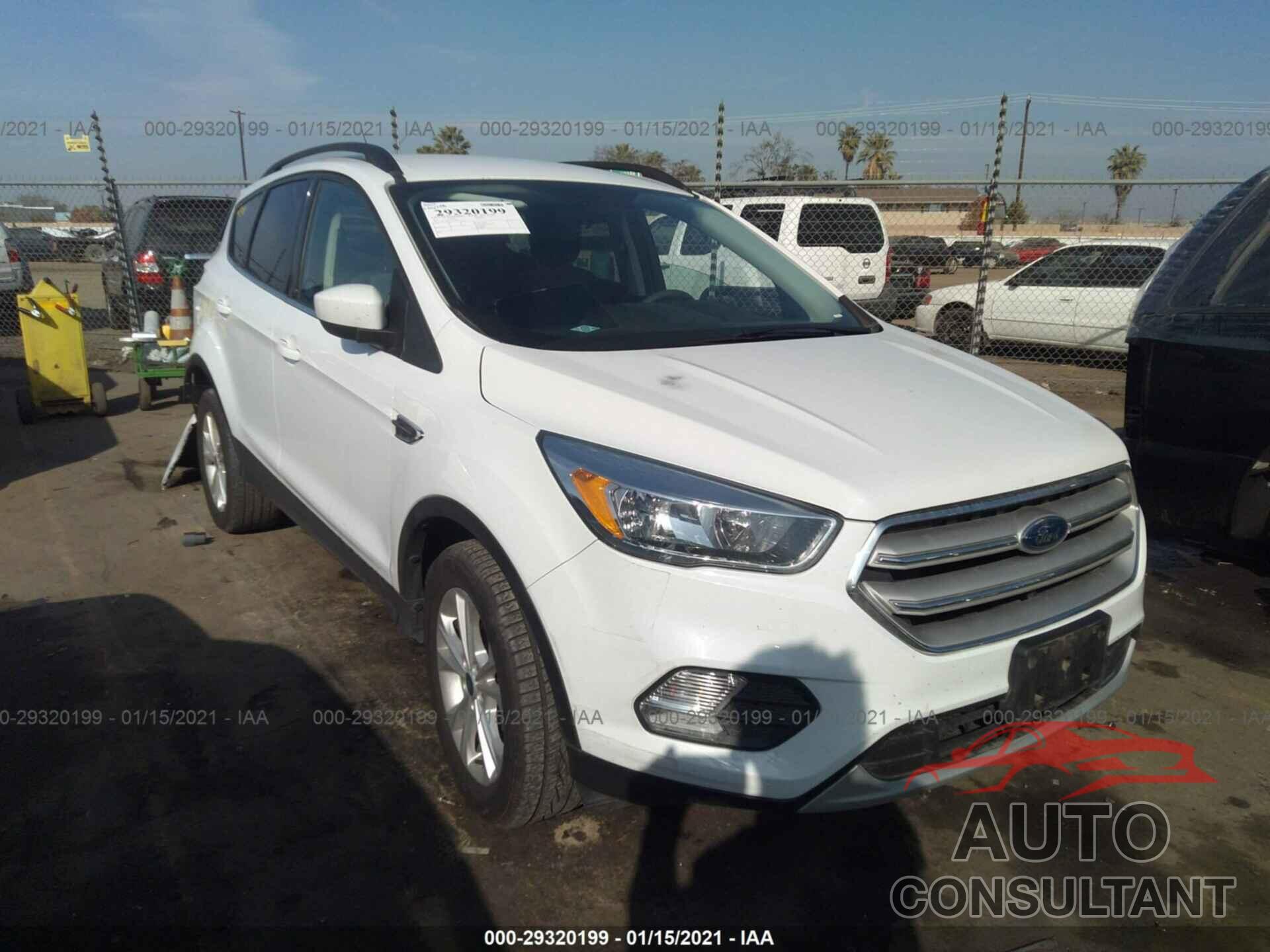 FORD ESCAPE 2018 - 1FMCU0GD9JUC60235