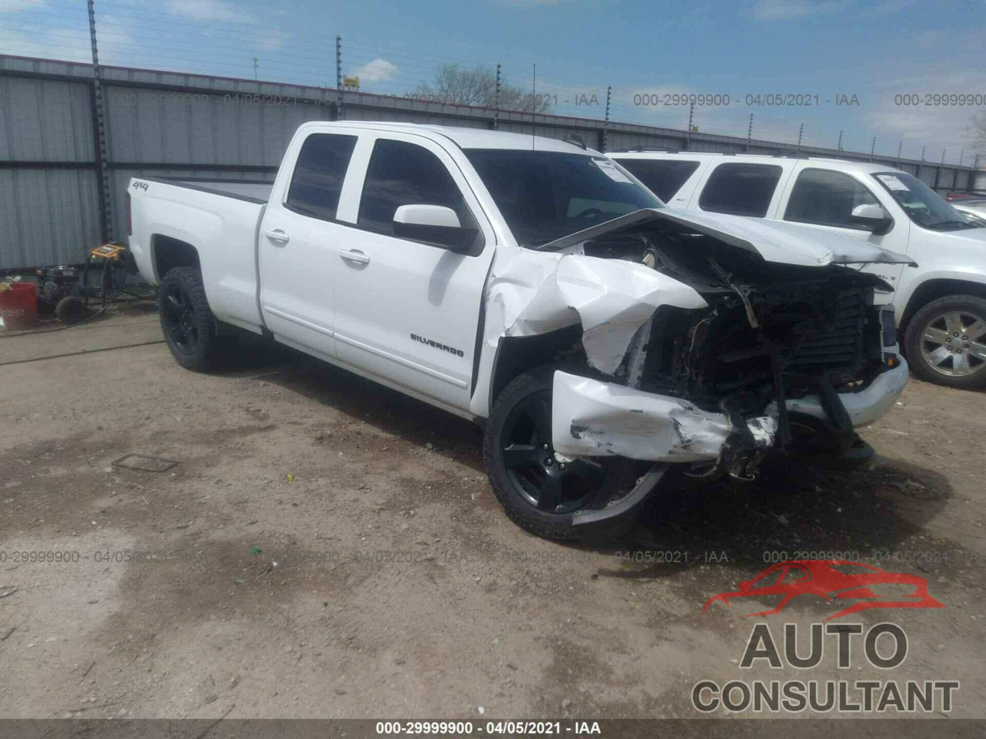 CHEVROLET SILVERADO 1500 2018 - 1GCVKREC0JZ279244