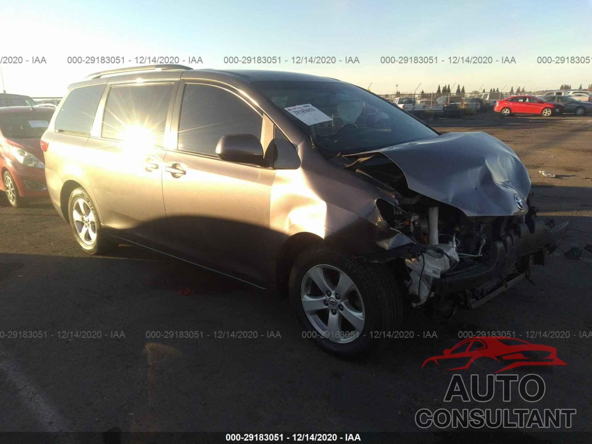 TOYOTA SIENNA 2017 - 5TDKZ3DC5HS878536