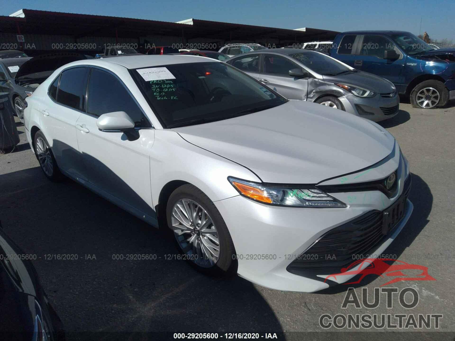 TOYOTA CAMRY 2019 - 4T1B11HK8KU742168