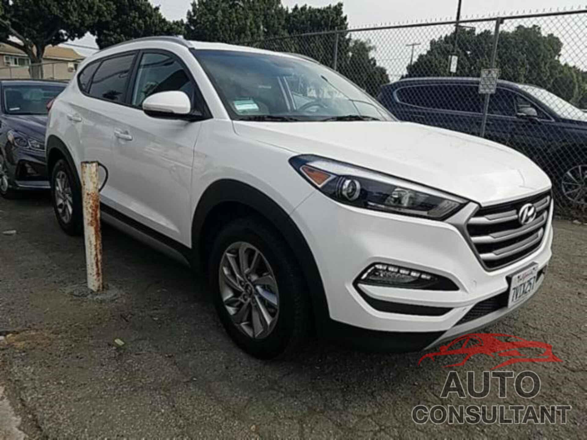 HYUNDAI TUCSON 2017 - KM8J33A23HU310169