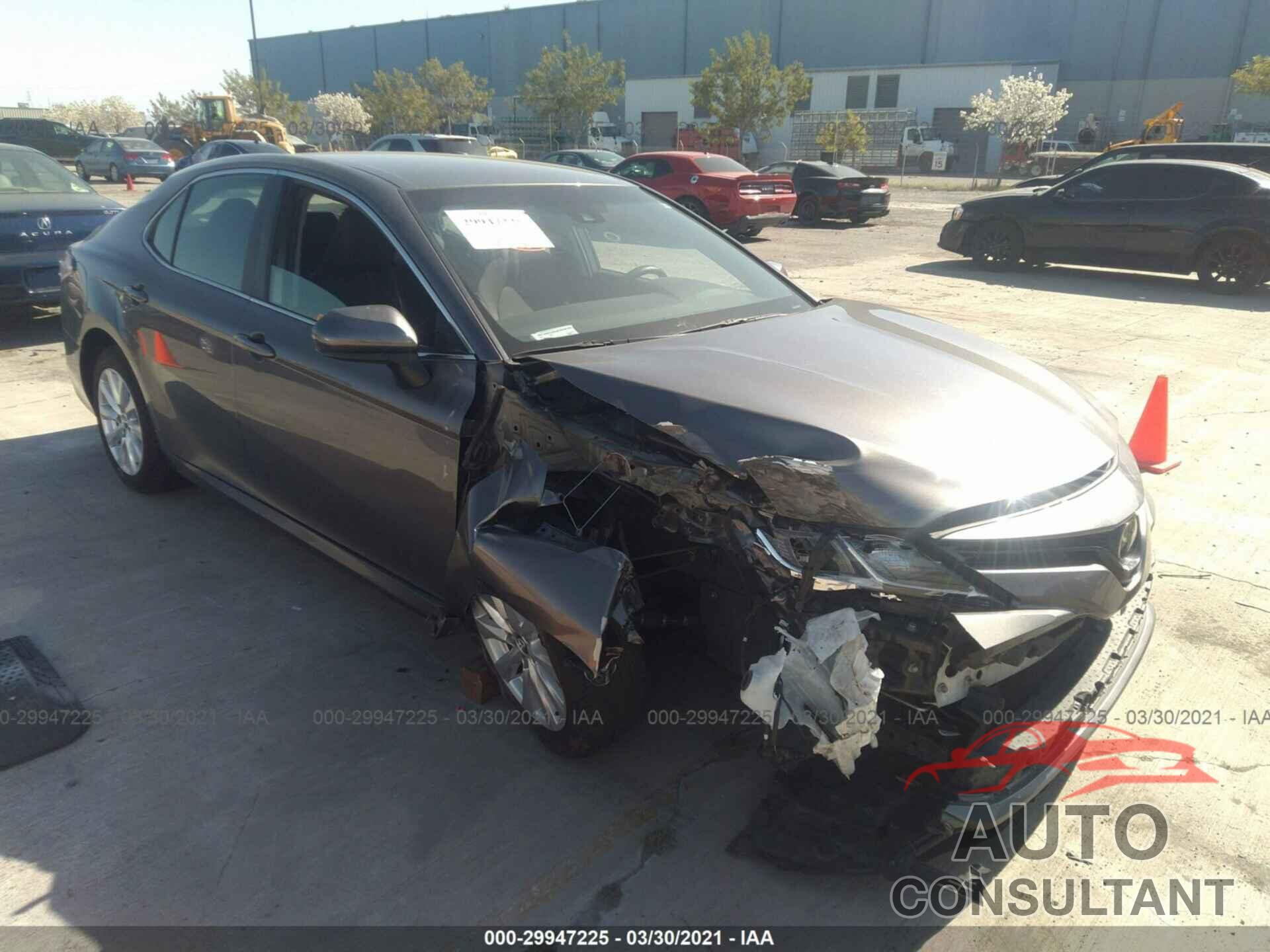TOYOTA CAMRY 2018 - 4T1B11HKXJU512663