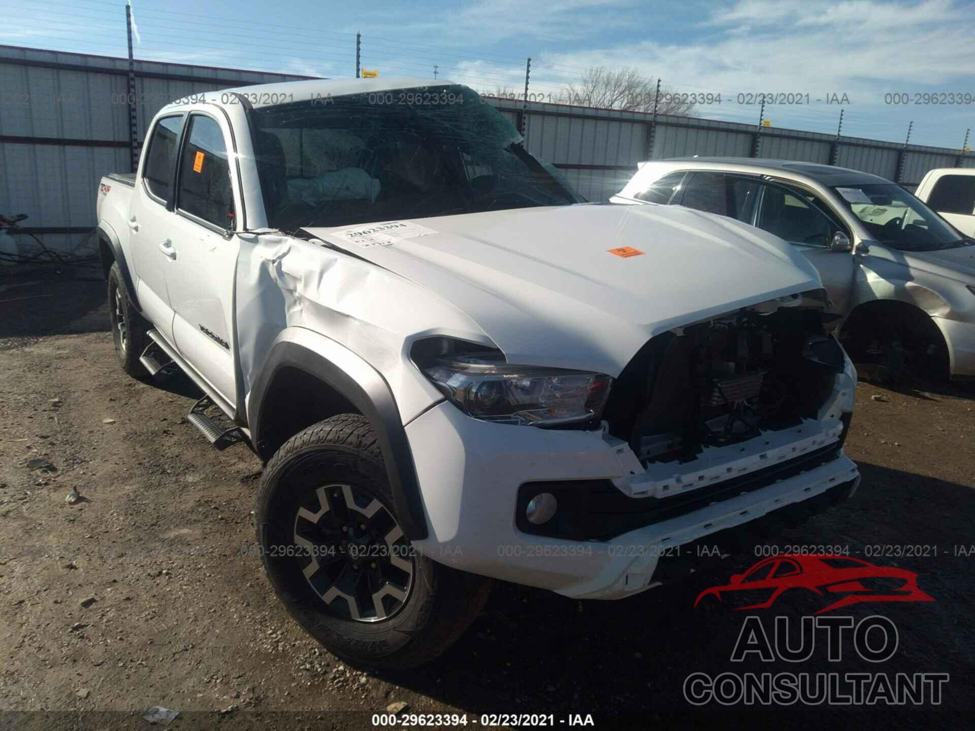 TOYOTA TACOMA 4WD 2019 - 5TFCZ5AN1KX207078