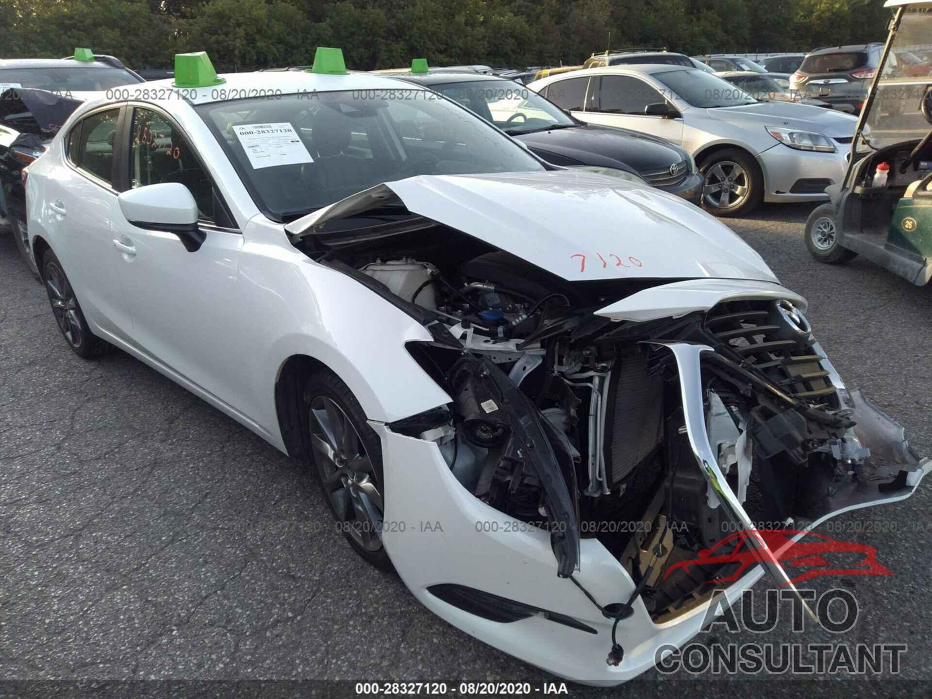 MAZDA MAZDA3 4-DOOR 2018 - 3MZBN1V32JM253447