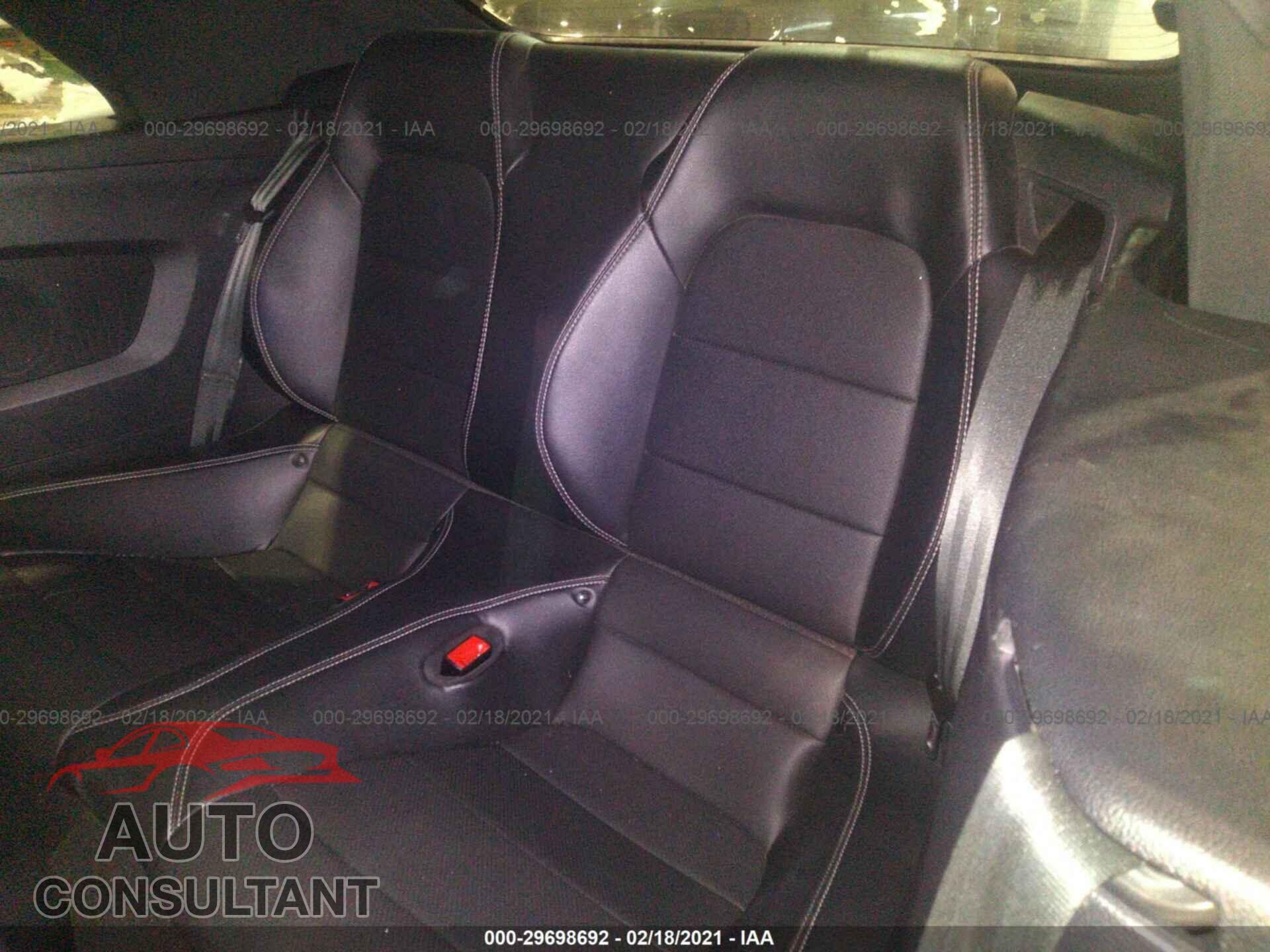 FORD MUSTANG 2019 - 1FATP8UH1K5148936