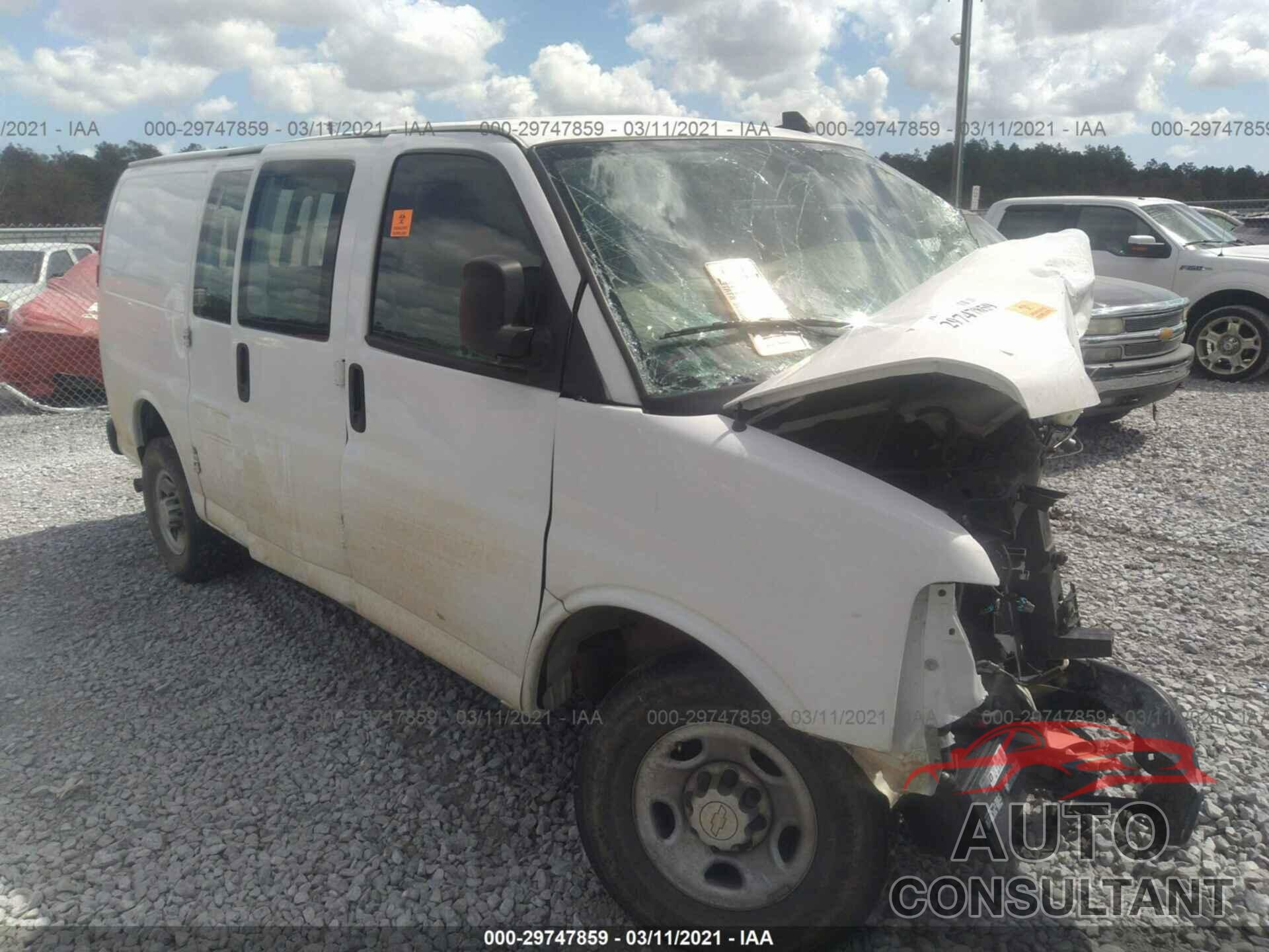 CHEVROLET EXPRESS CARGO VAN 2019 - 1GCWGAFG8K1373221