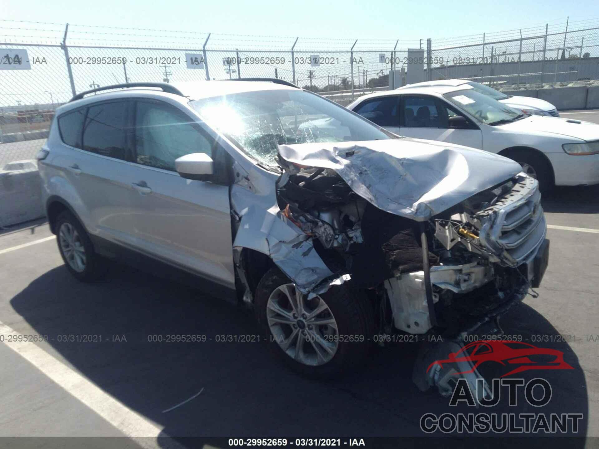 FORD ESCAPE 2017 - 1FMCU0GD8HUC28144