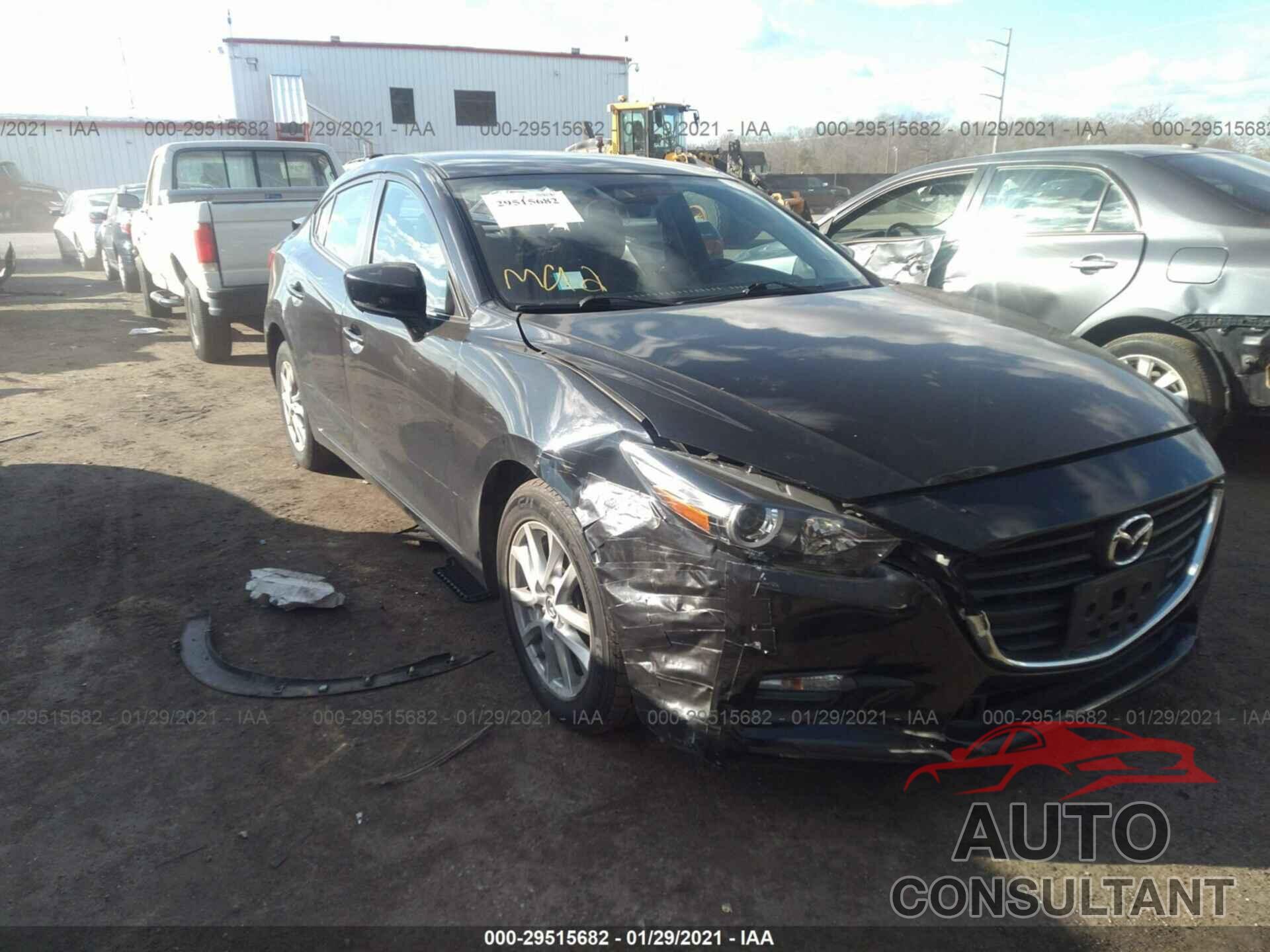 MAZDA MAZDA3 4-DOOR 2018 - 3MZBN1U7XJM158302