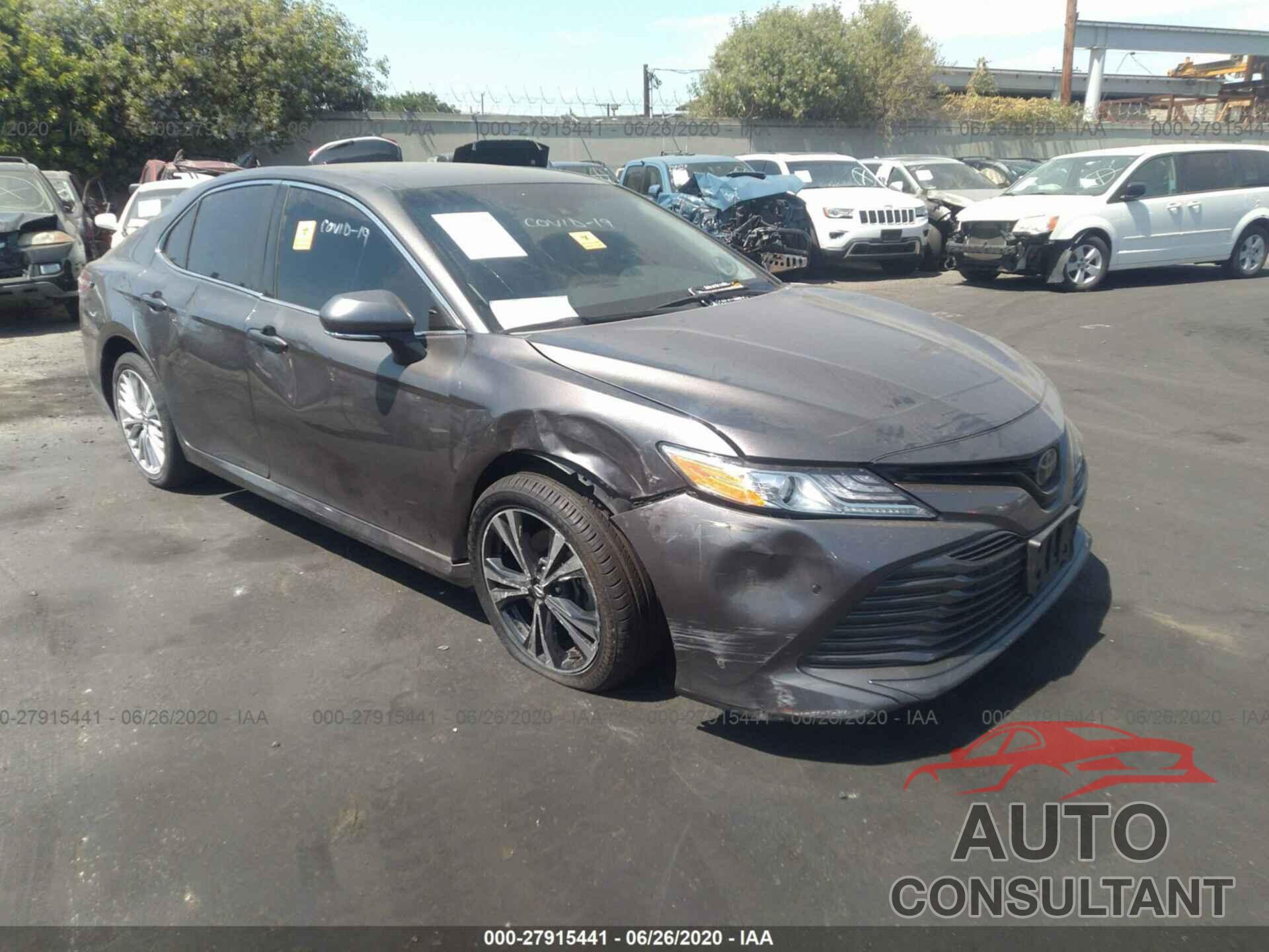 Toyota Camry 2018 - 4T1B11HK3JU523262