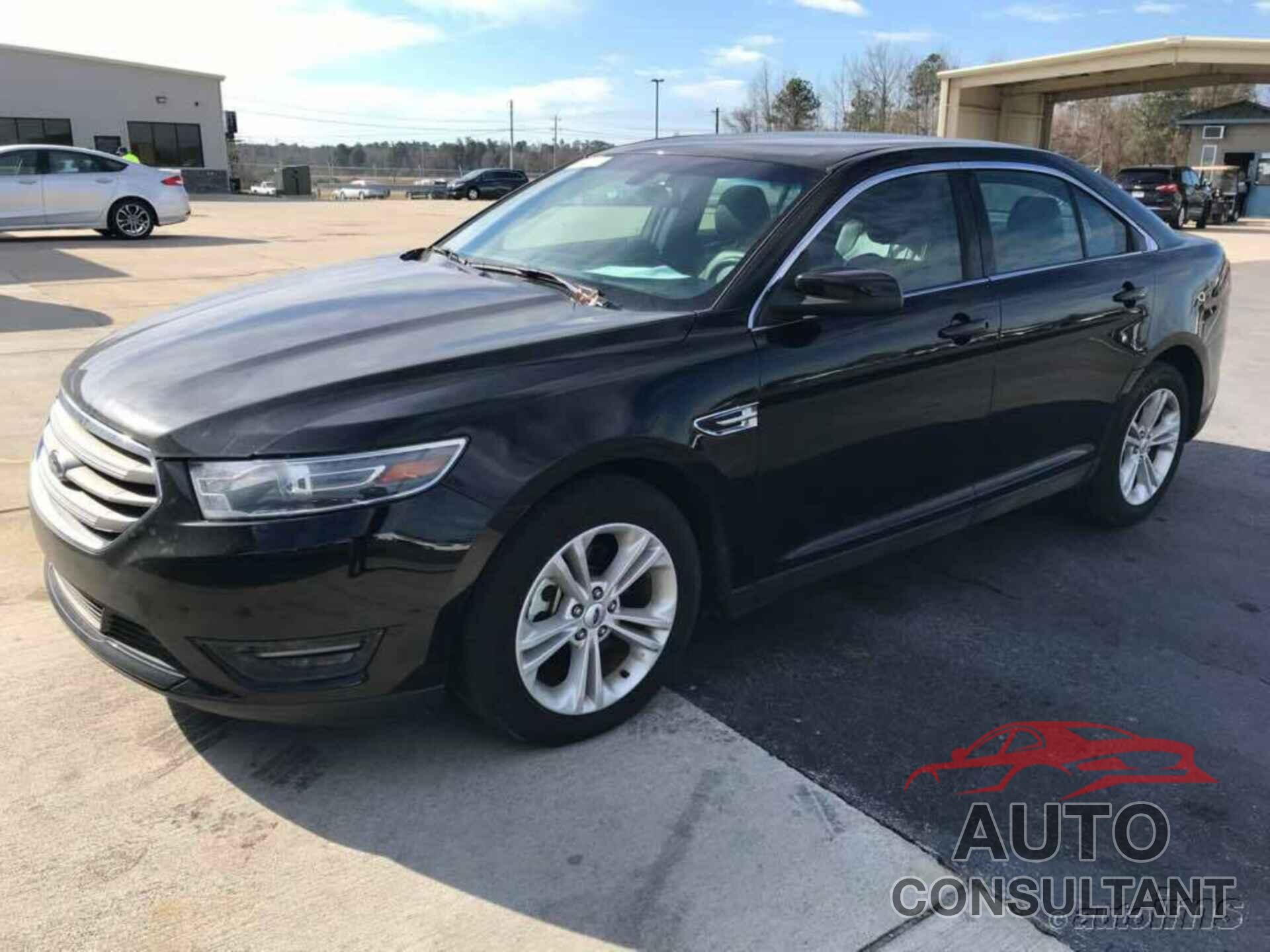 FORD TAURUS 2018 - 1FAHP2E83JG119183