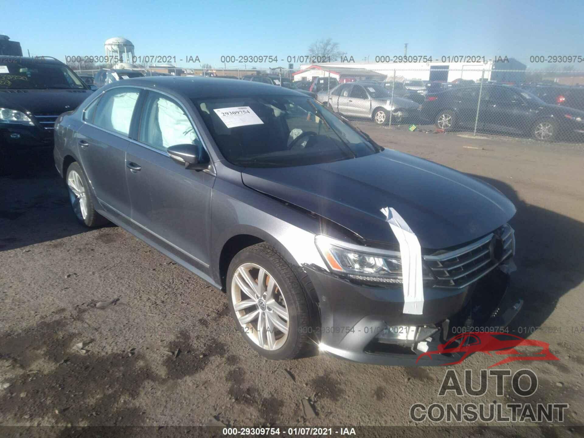 VOLKSWAGEN PASSAT 2018 - 1VWCA7A3XJC004713