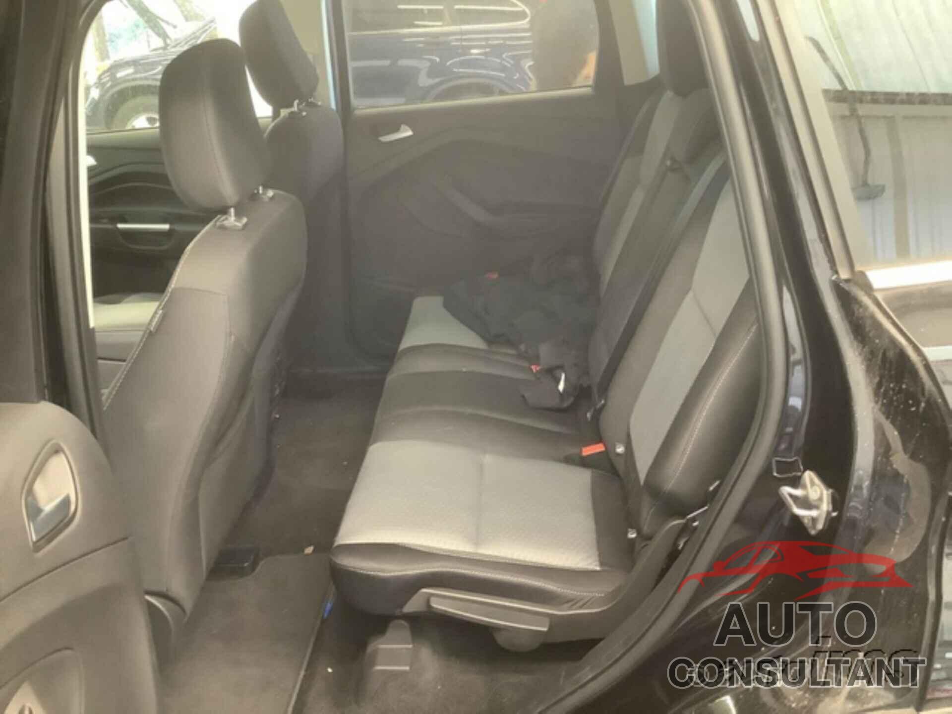 FORD ESCAPE 2019 - 1FMCU9GD1KUB33159