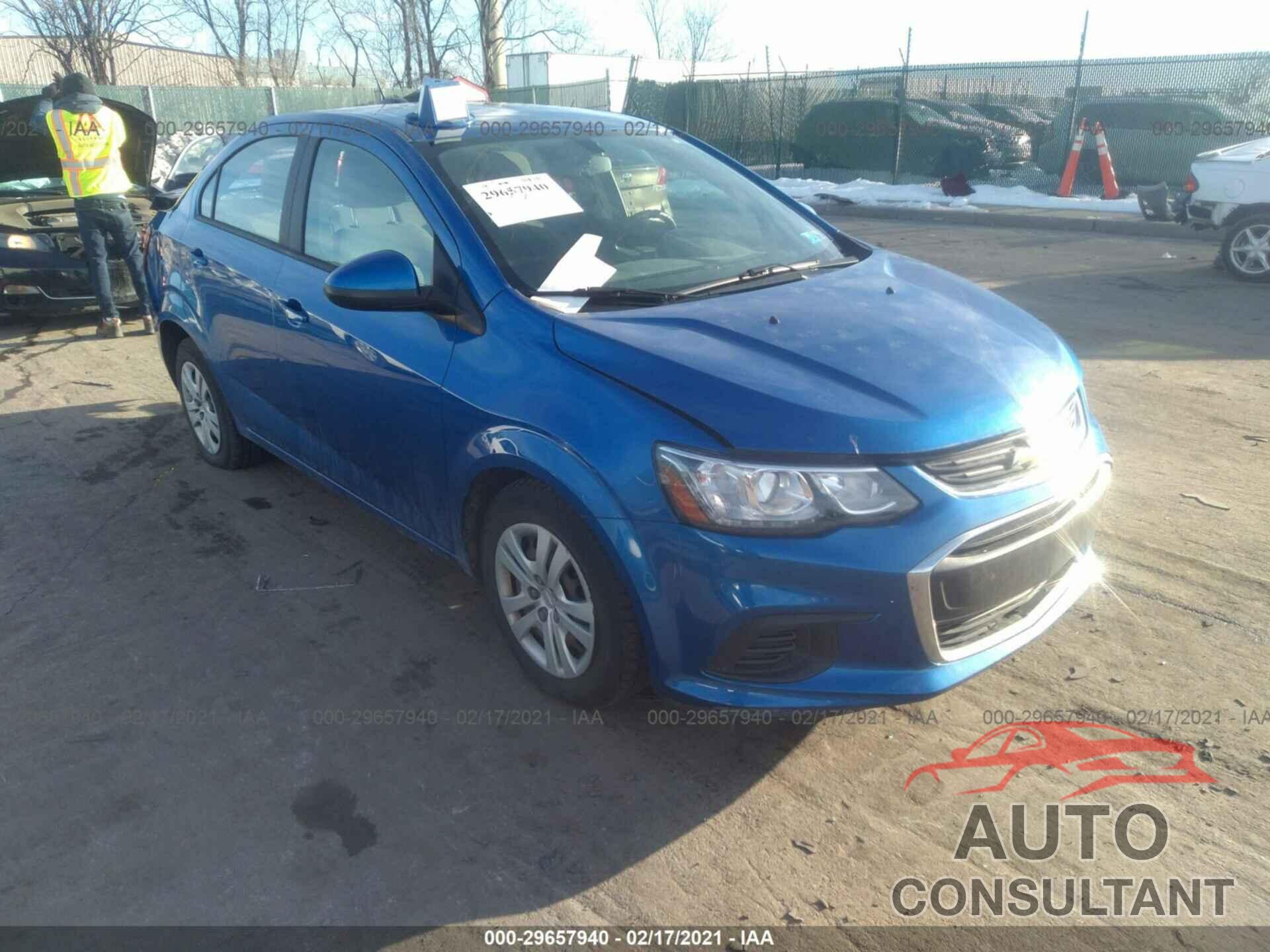 CHEVROLET SONIC 2017 - 1G1JB5SG3H4133242