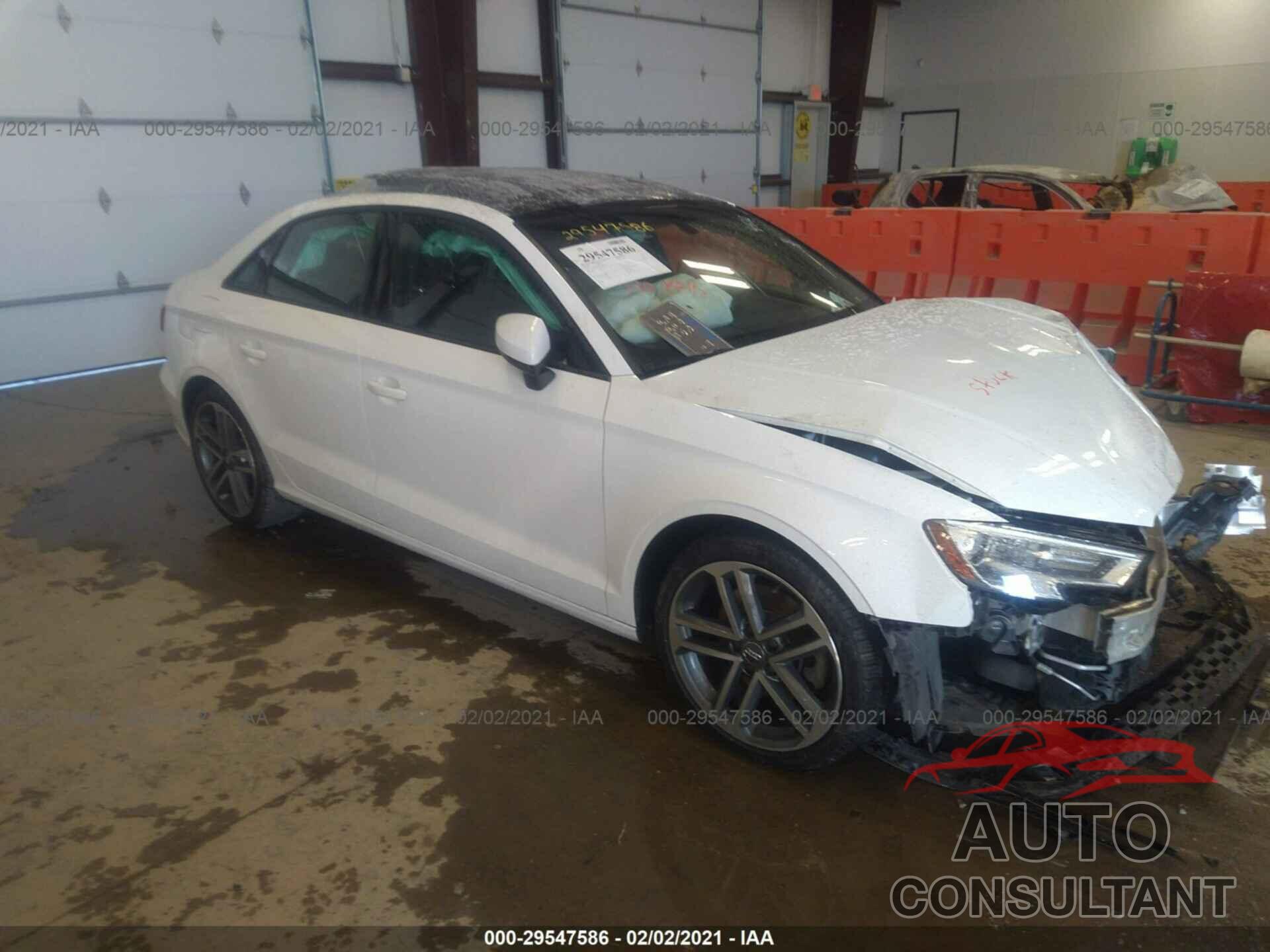 AUDI A3 SEDAN 2018 - WAUAUGFF4J1004512