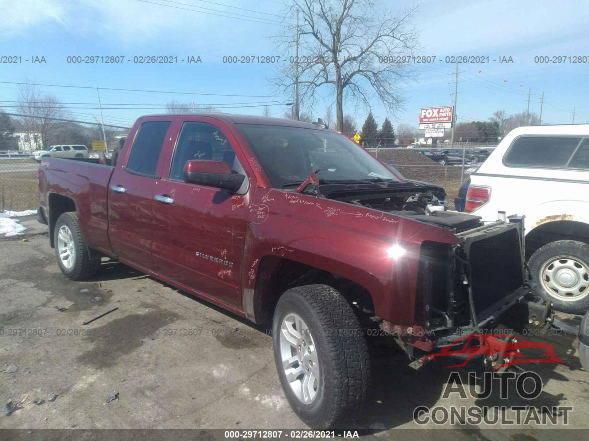 CHEVROLET SILVERADO 1500 2017 - 1GCVKREC8HZ124435