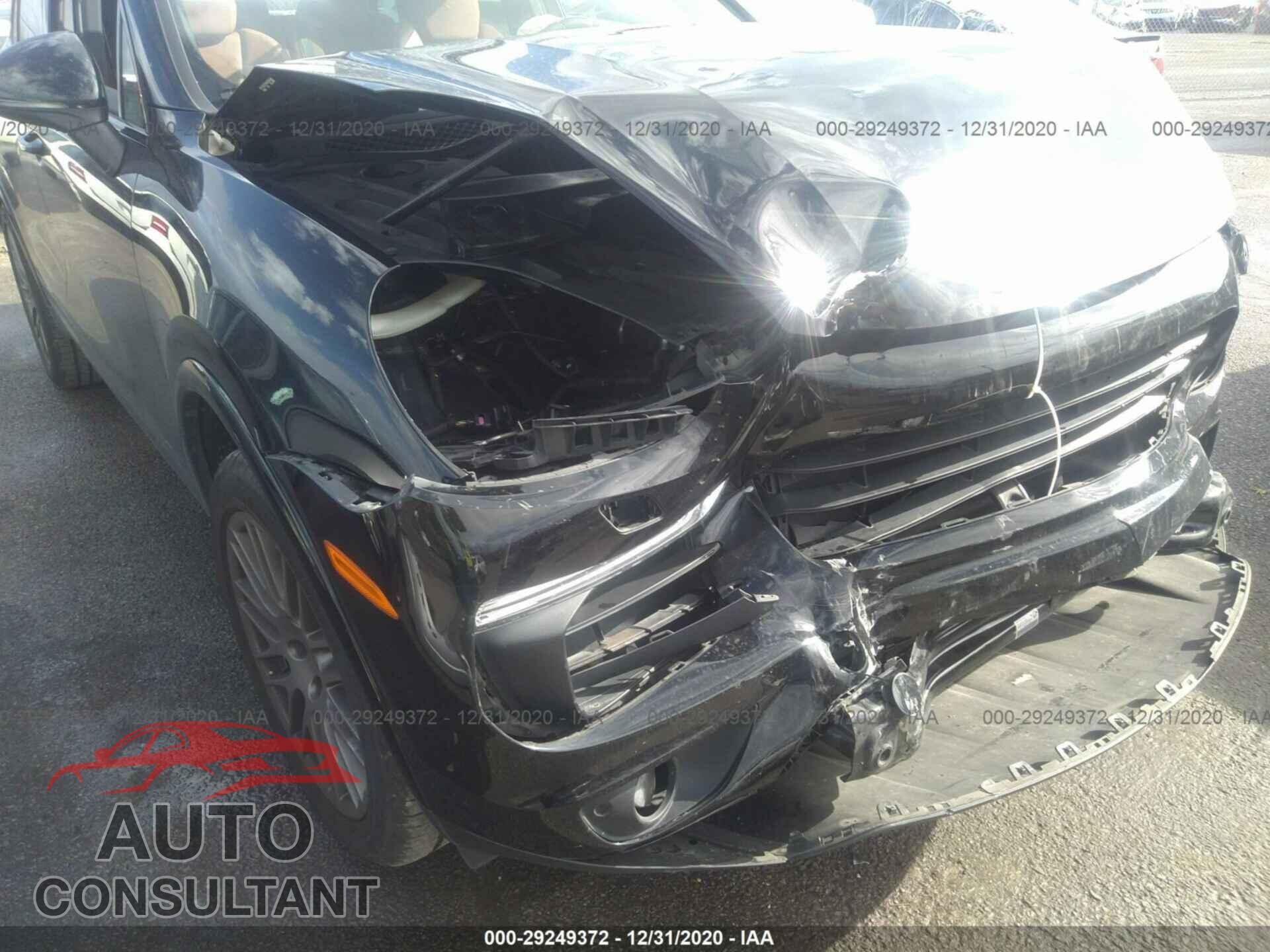 PORSCHE CAYENNE 2017 - WP1AA2A25HKA83985
