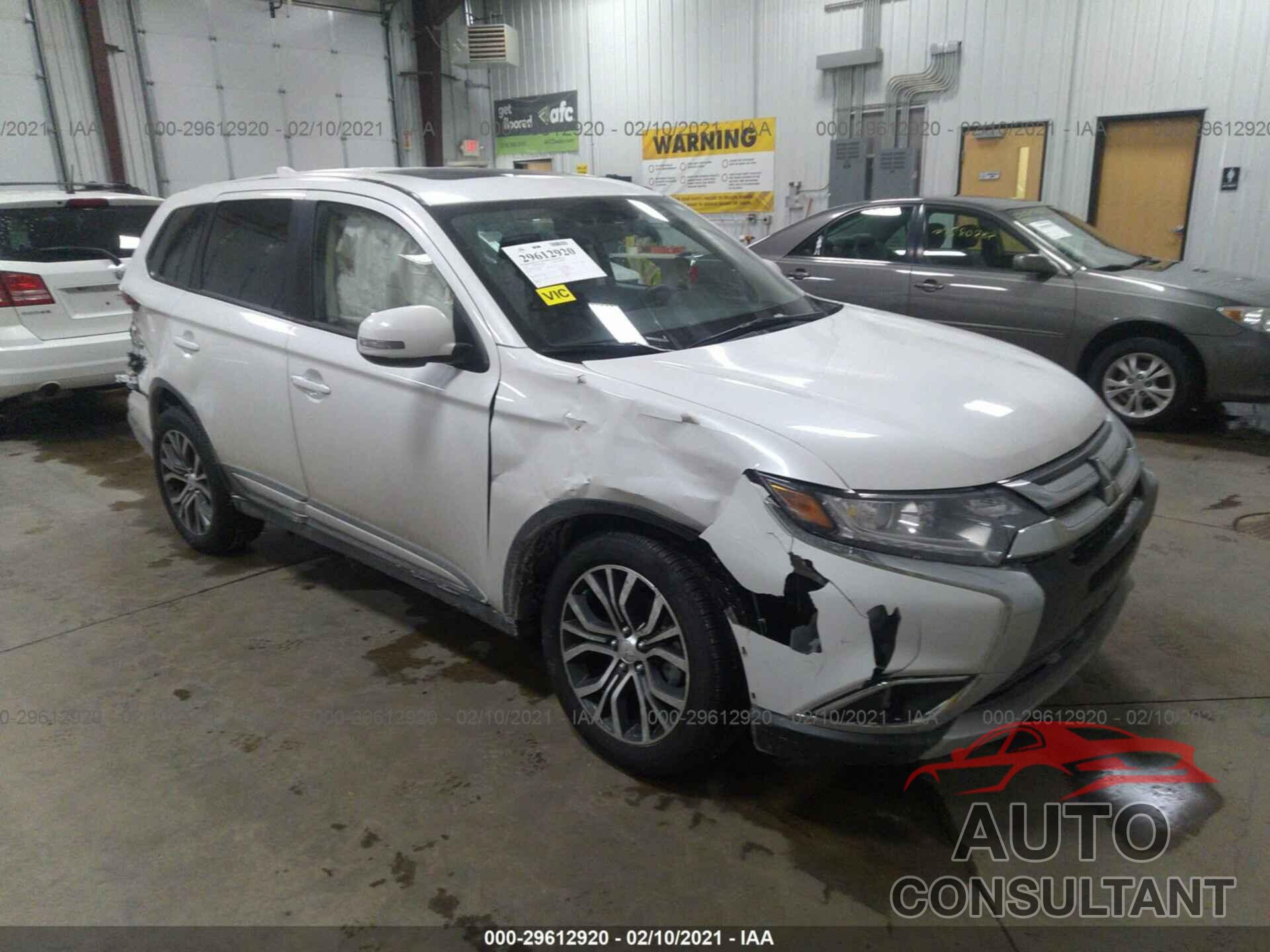 MITSUBISHI OUTLANDER 2018 - JA4AZ3A34JZ044093