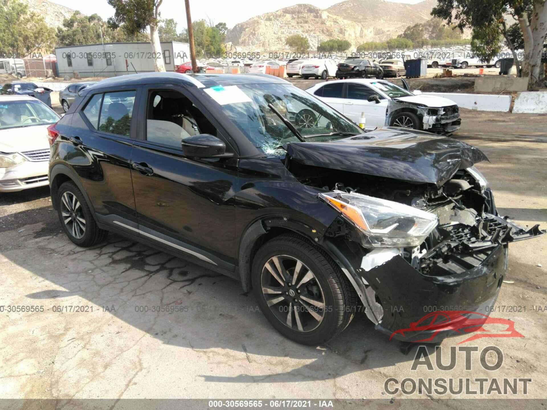 NISSAN KICKS 2018 - 3N1CP5CU3JL508619