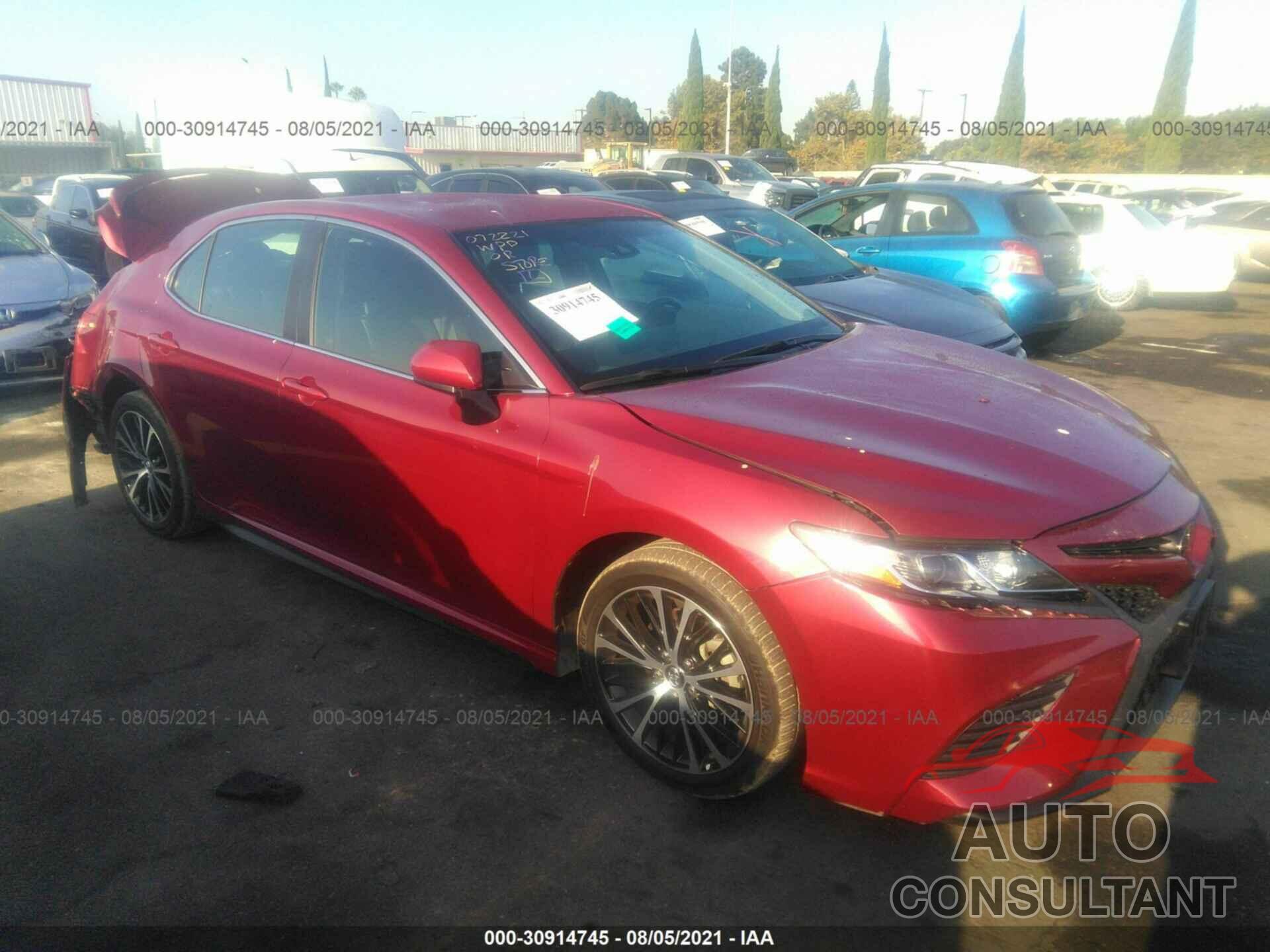 TOYOTA CAMRY 2018 - 4T1B11HK7JU663072