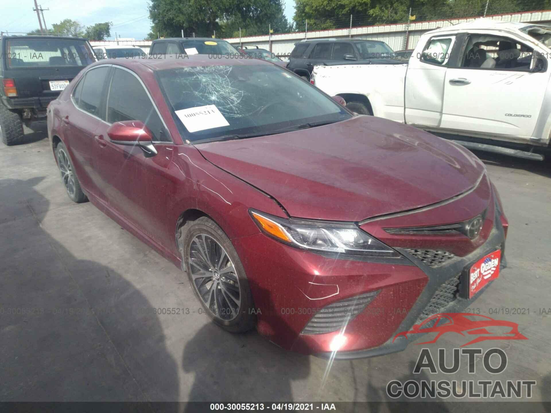 TOYOTA CAMRY 2018 - 4T1B11HK7JU569161