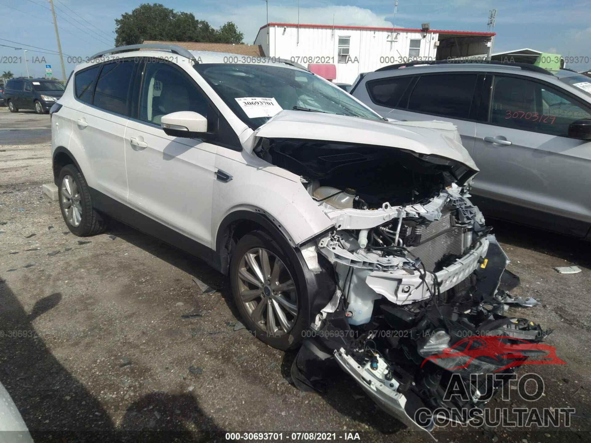 FORD ESCAPE 2017 - 1FMCU0JD8HUE51776