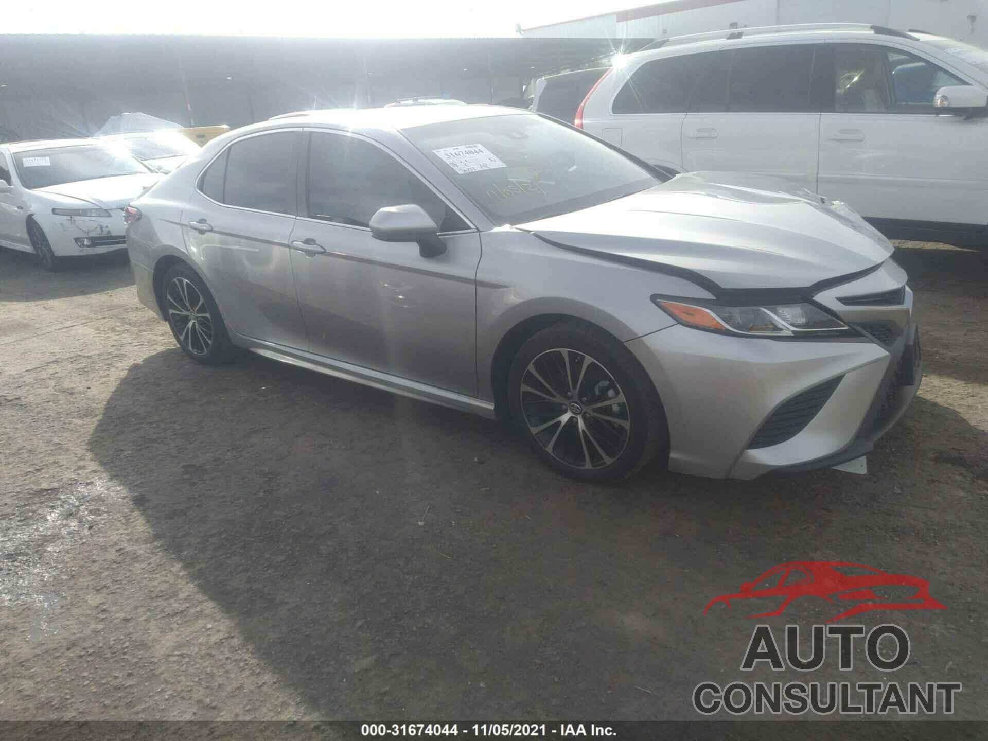 TOYOTA CAMRY 2018 - 4T1B11HKXJU648615