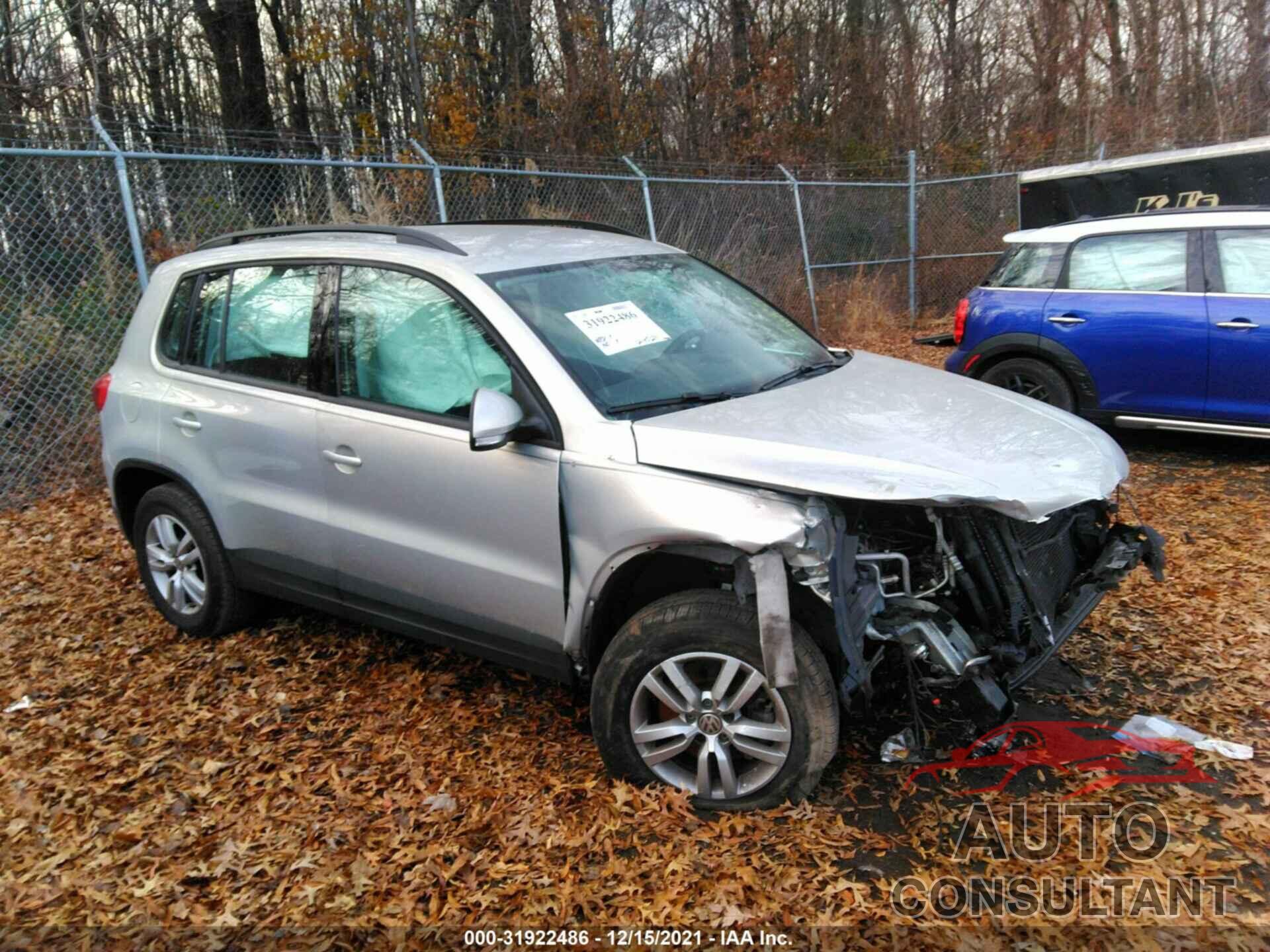 VOLKSWAGEN TIGUAN 2015 - WVGAV7AX5FW612299