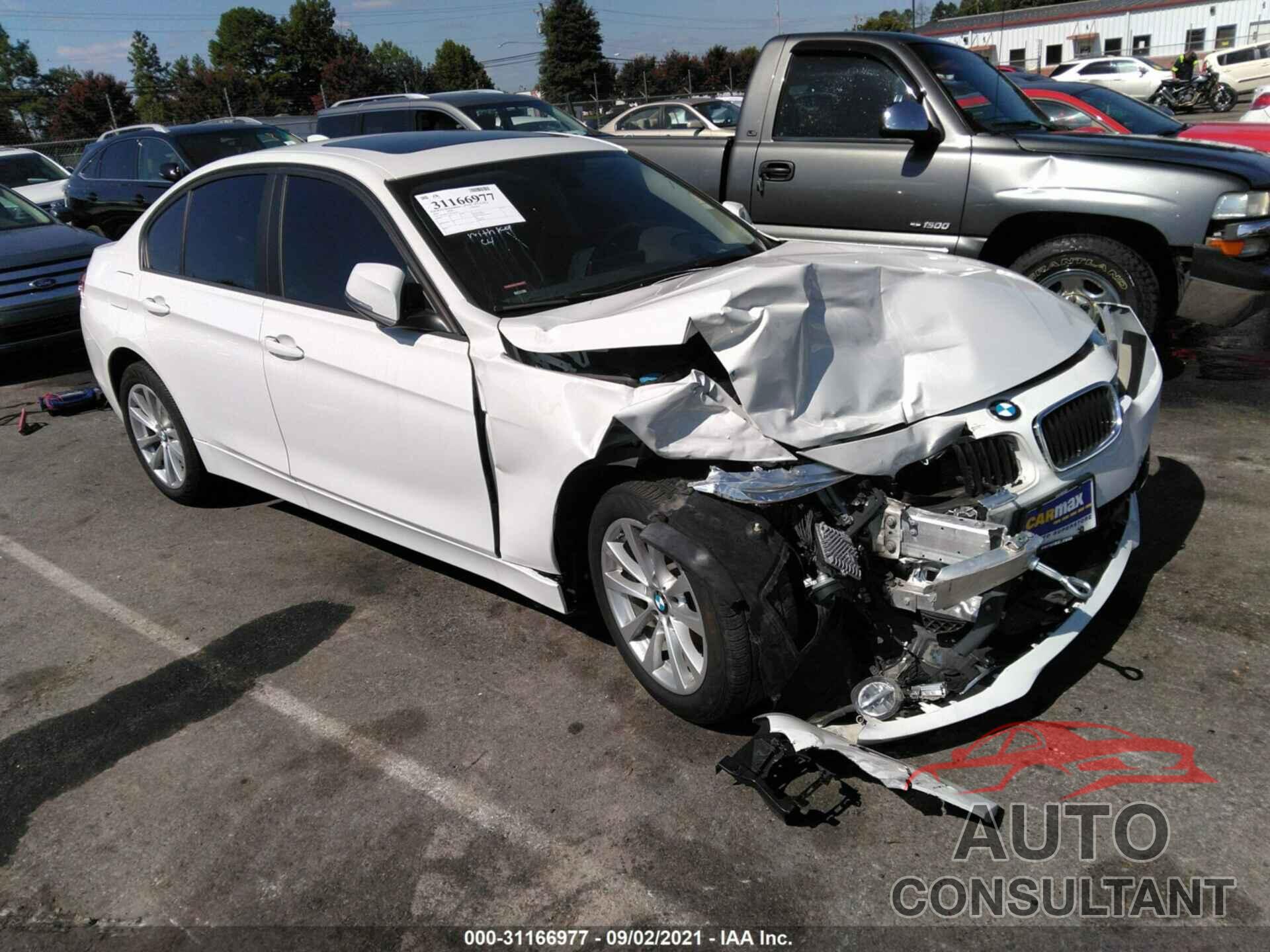 BMW 3 SERIES 2018 - WBA8E5G57JNV02220
