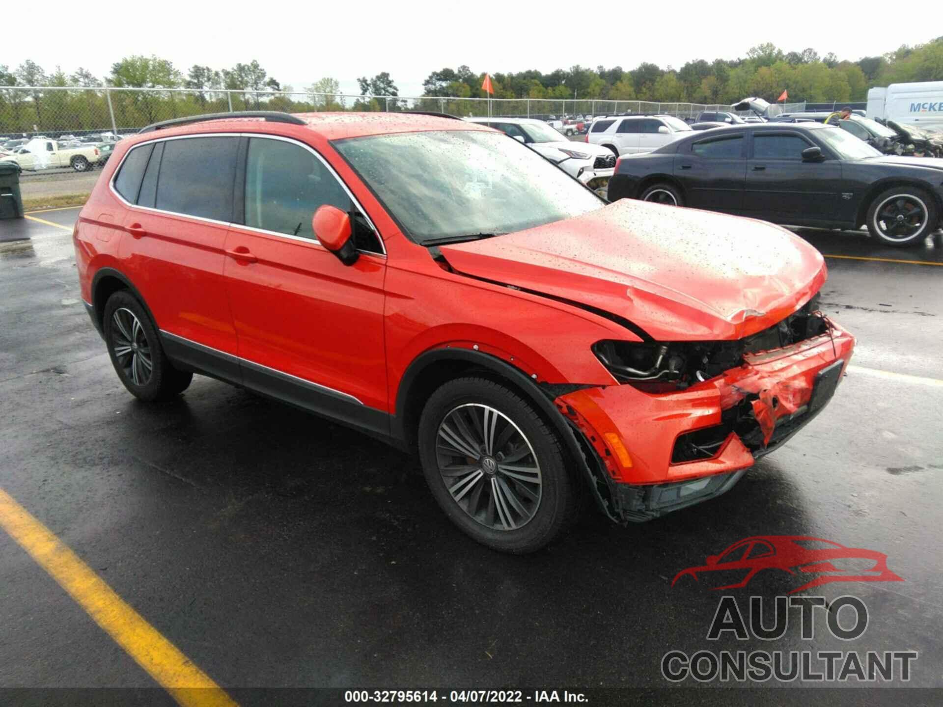 VOLKSWAGEN TIGUAN 2018 - 3VV2B7AX1JM037517