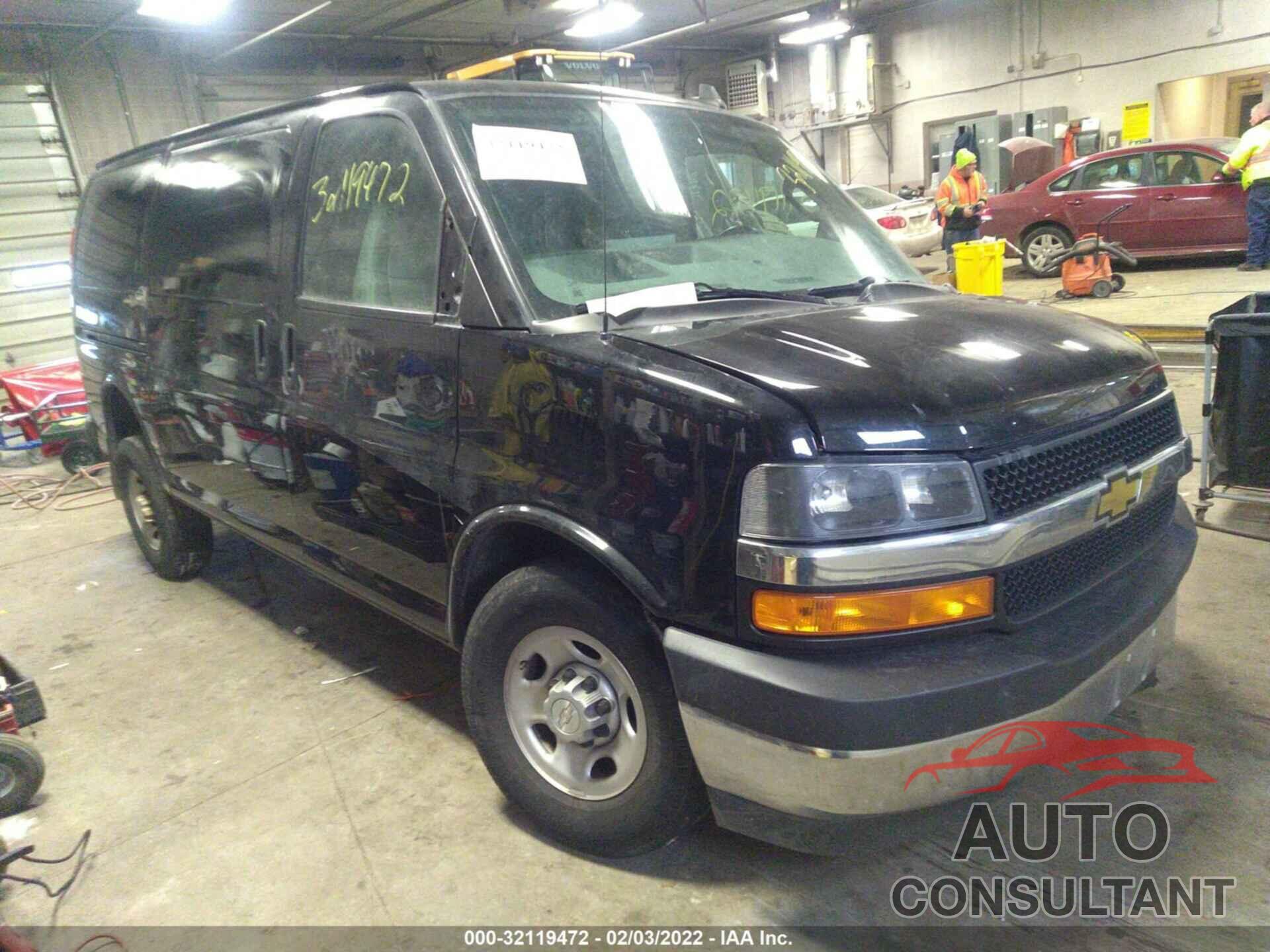 CHEVROLET EXPRESS CARGO VAN 2018 - 1GCWGAFP3J1186970