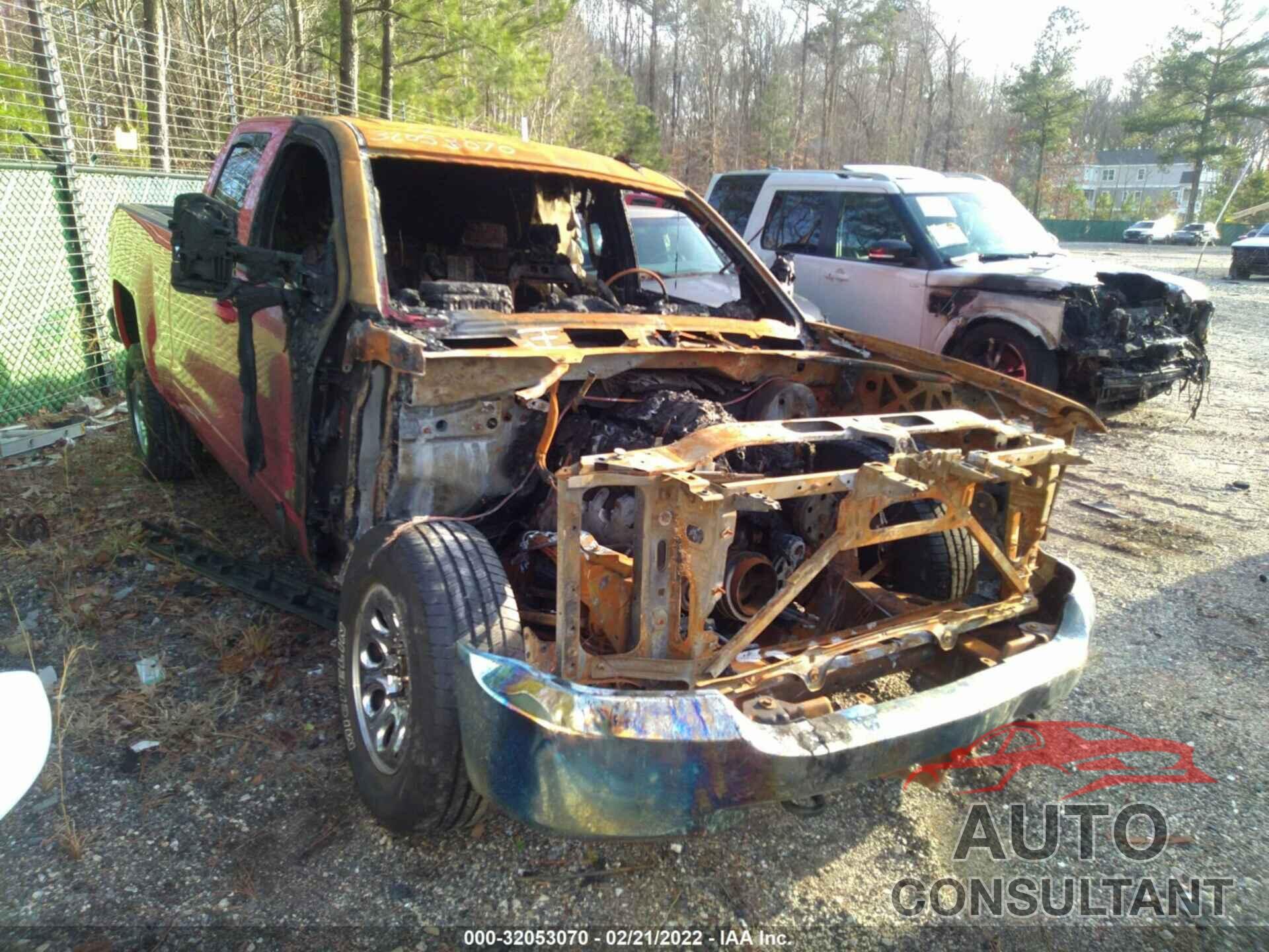 CHEVROLET SILVERADO 1500 2018 - 1GCVKREC1JZ156651