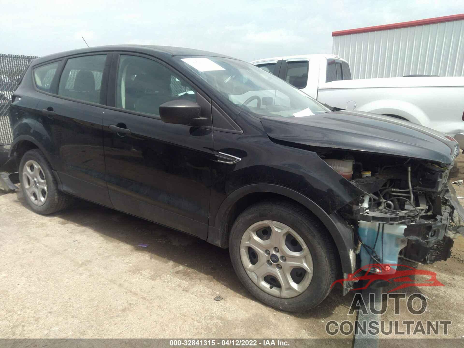 FORD ESCAPE 2017 - 1FMCU0F79HUC95220