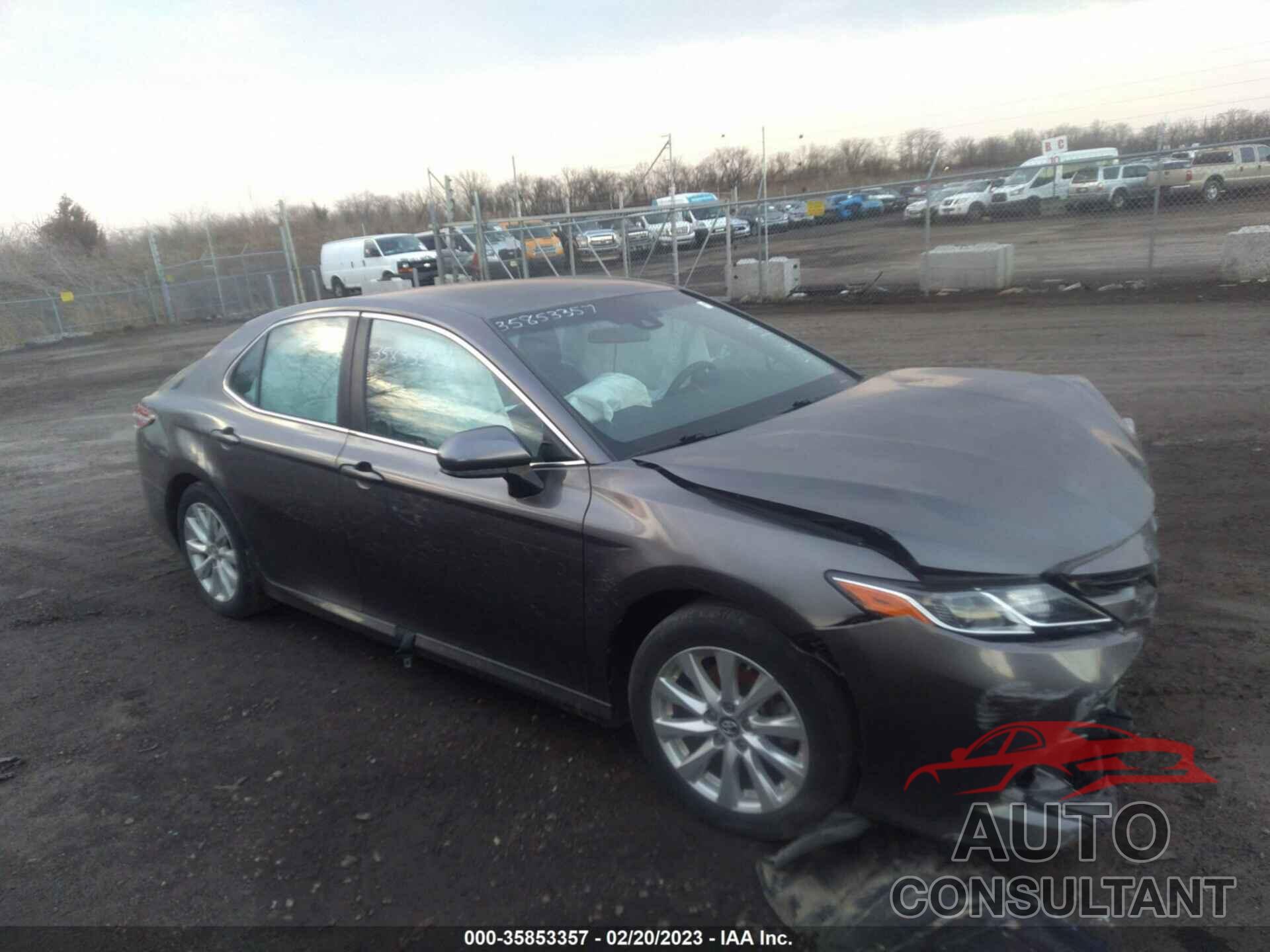 TOYOTA CAMRY 2018 - 4T1B11HK9JU540440